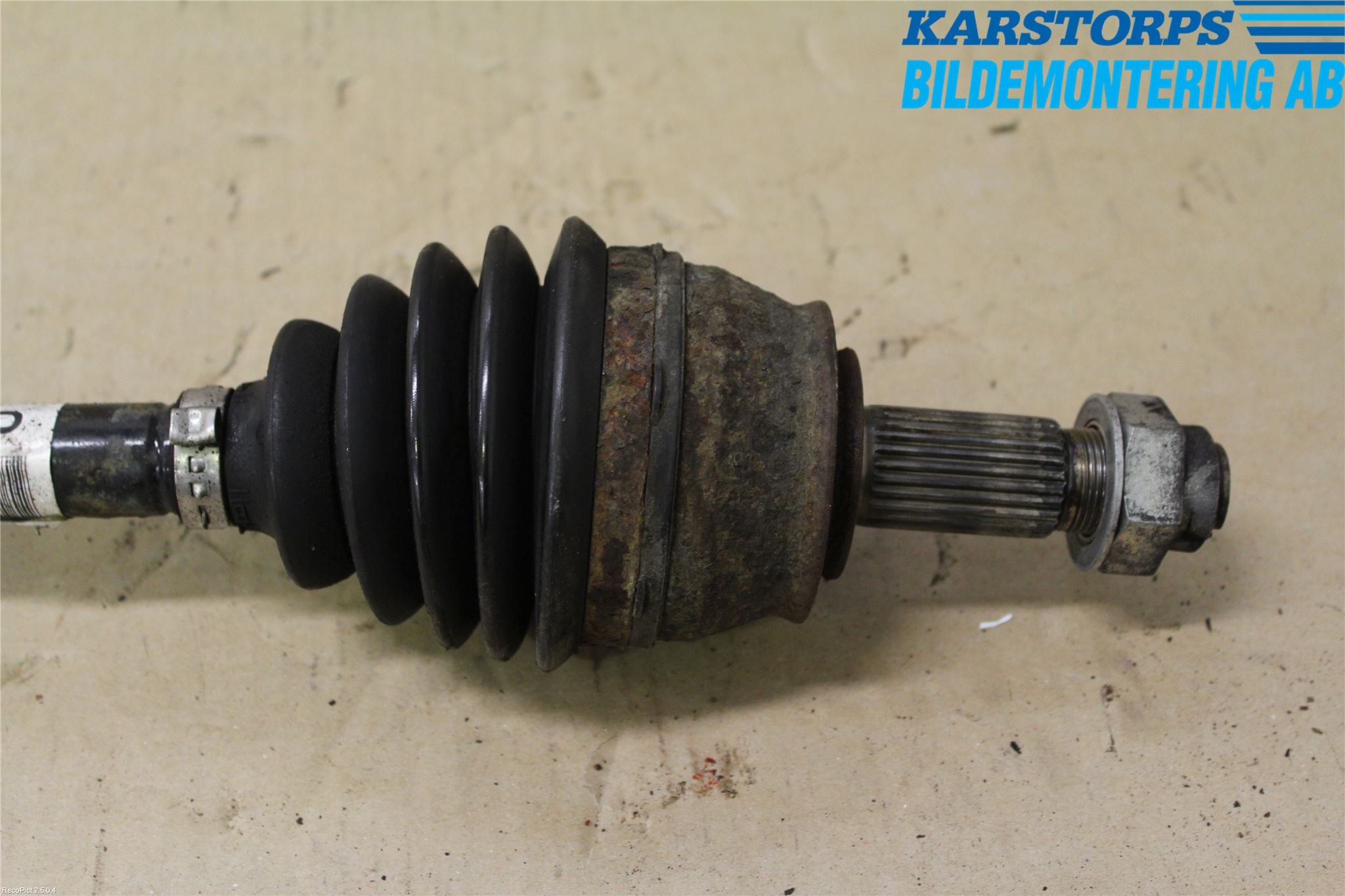 Opel CORSA D 07-14 Drivaxel Fram Vänster