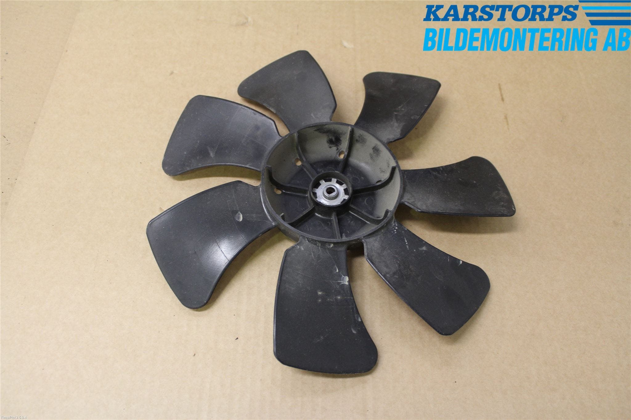 Mitsubishi OUTLANDER 01-07 Kylfläkt-Vinge