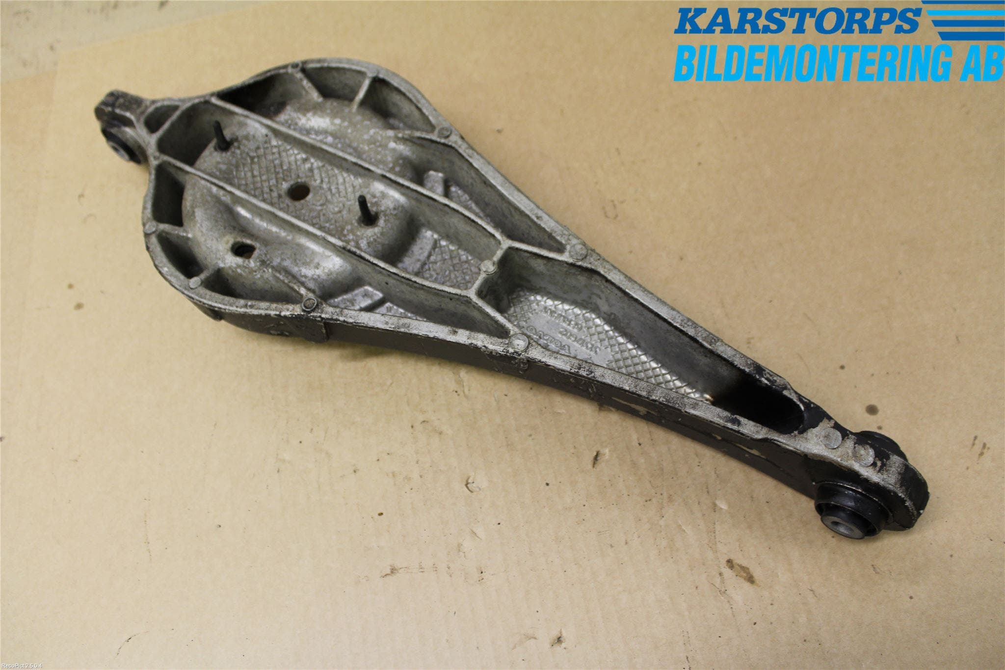 Volvo V60 14-18 Bärarm Bak Höger