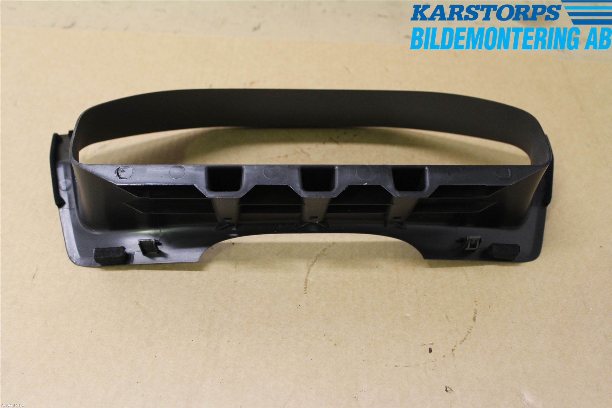Volvo V70 00-04 Instrument-Radio Sarg