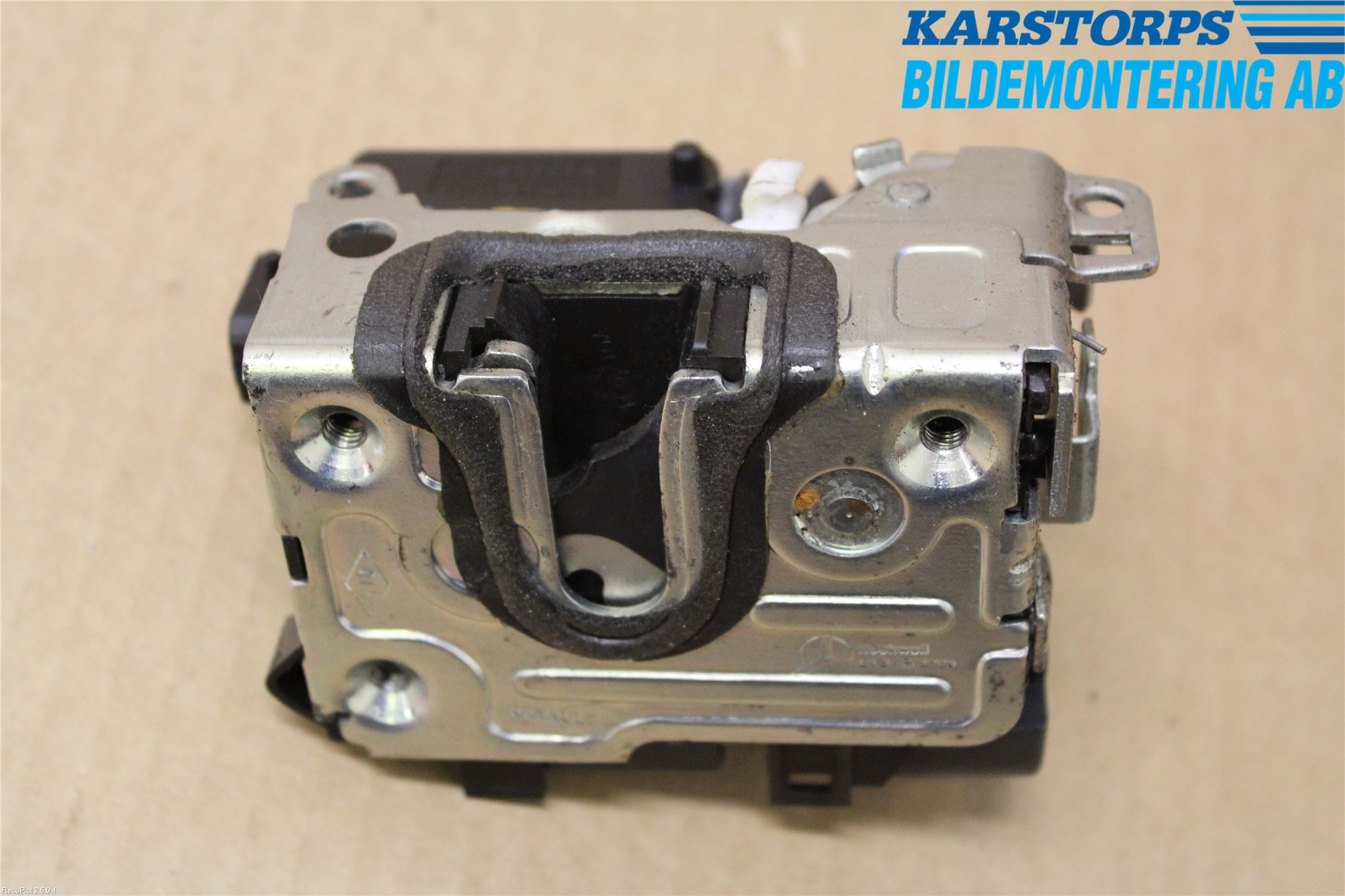 Dacia DUSTER 10-17 Låskista-Dörrlås