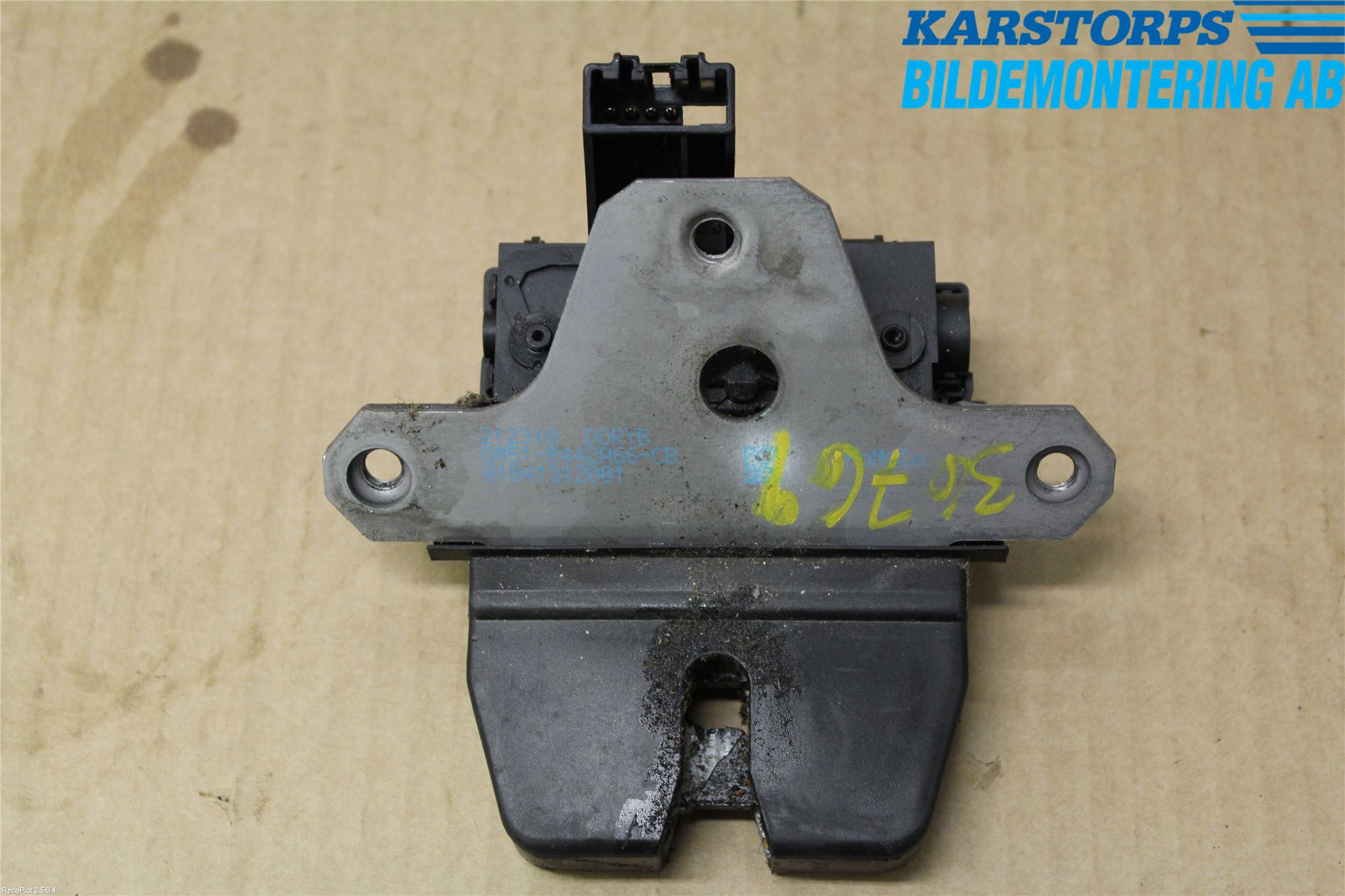 Ford FOCUS 08-11 Låskista Baklucka