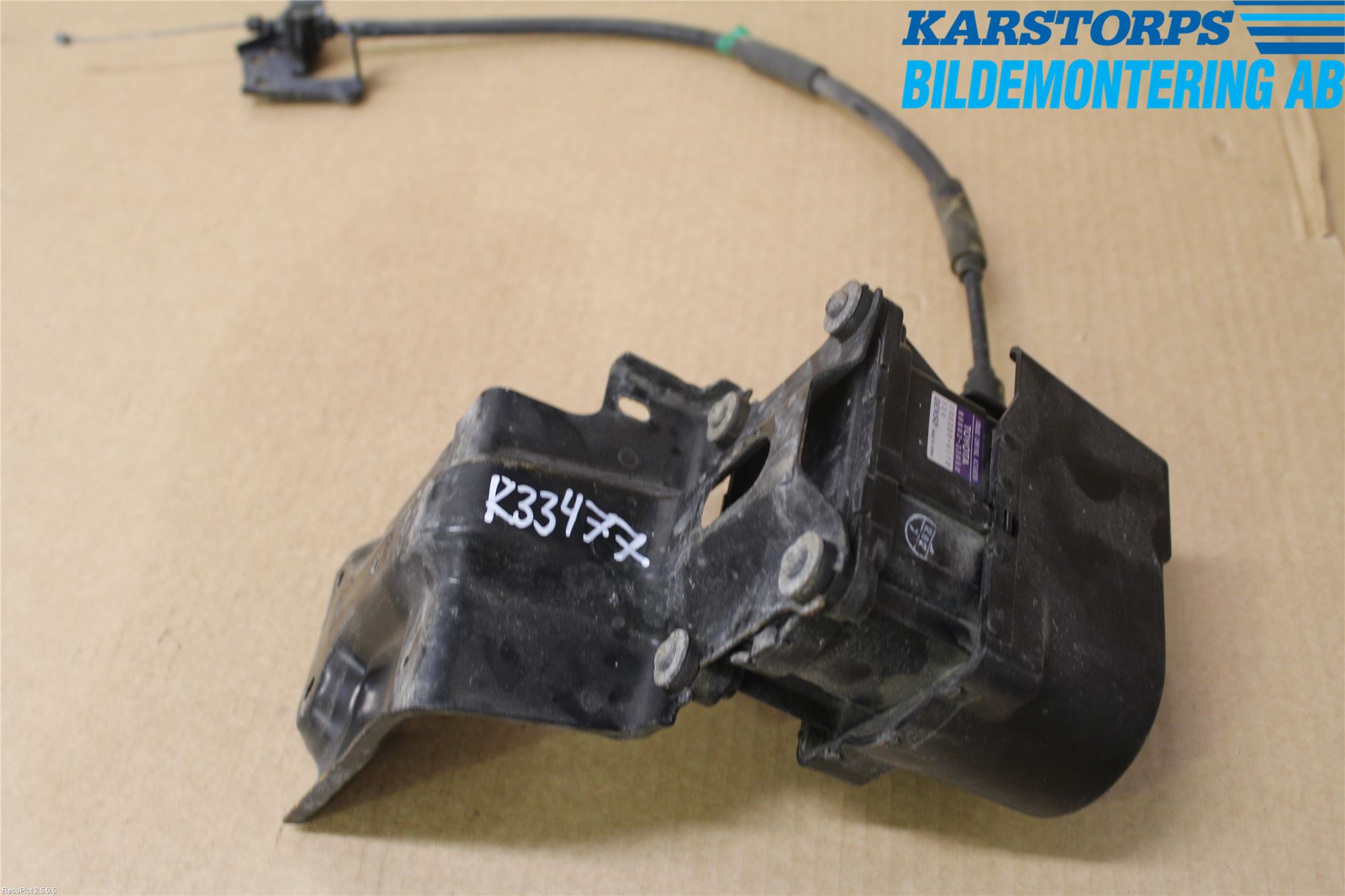 Toyota CAMRY    01-06 Farthållare