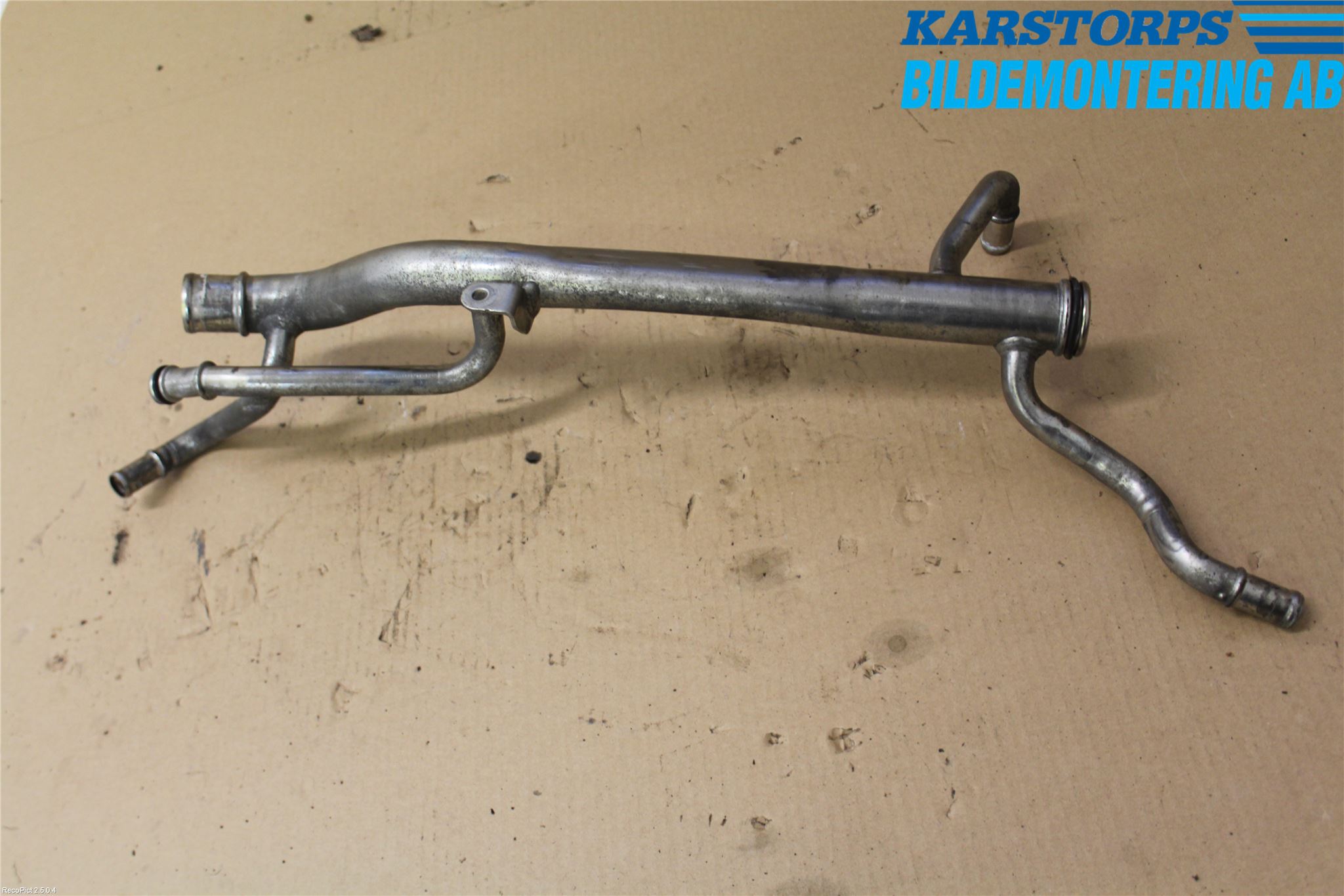 Volvo S60 11-13 Kylarslang Fäst På Motor