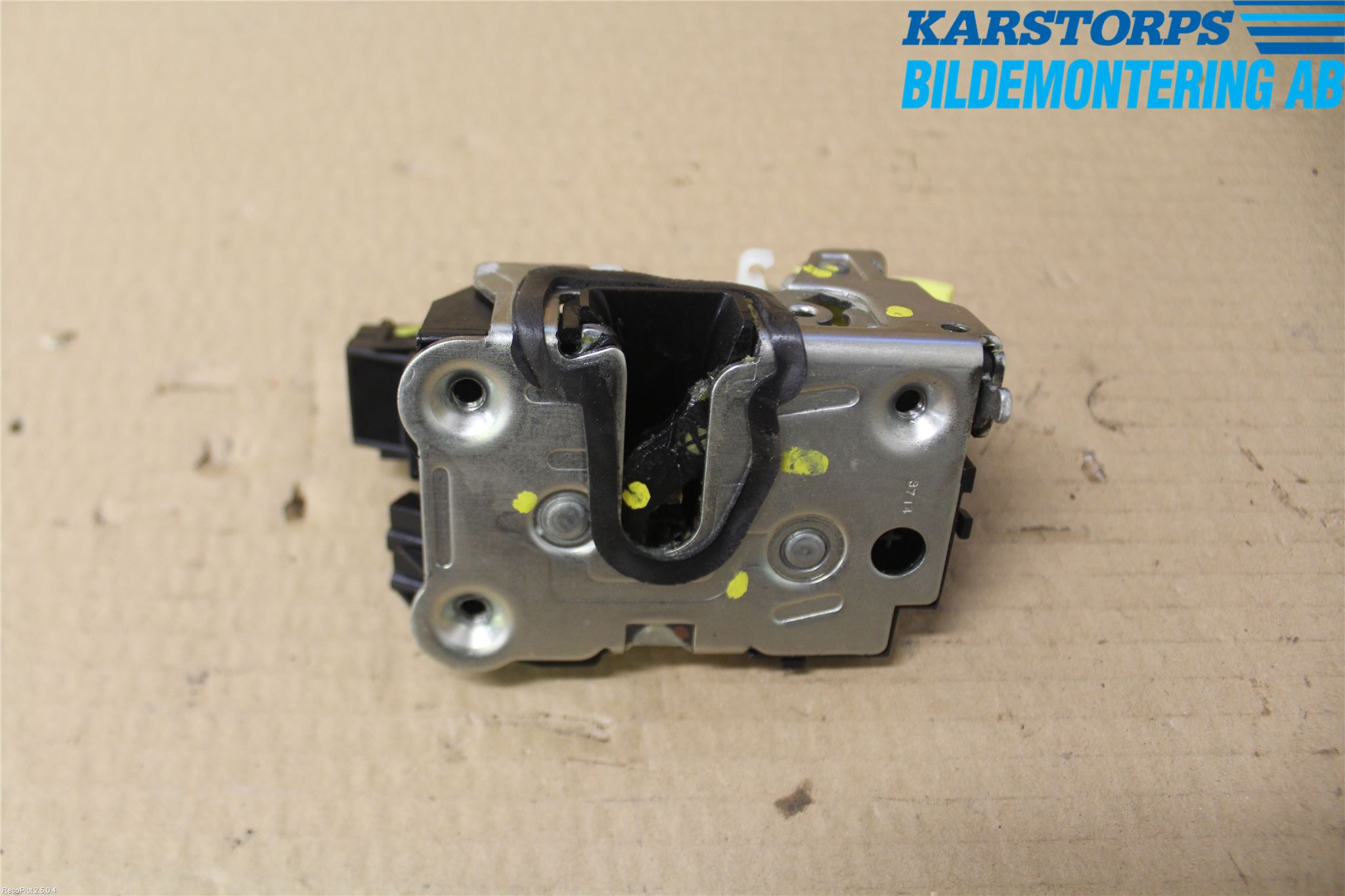 Dacia DUSTER 10-17 Låskista-Dörrlås