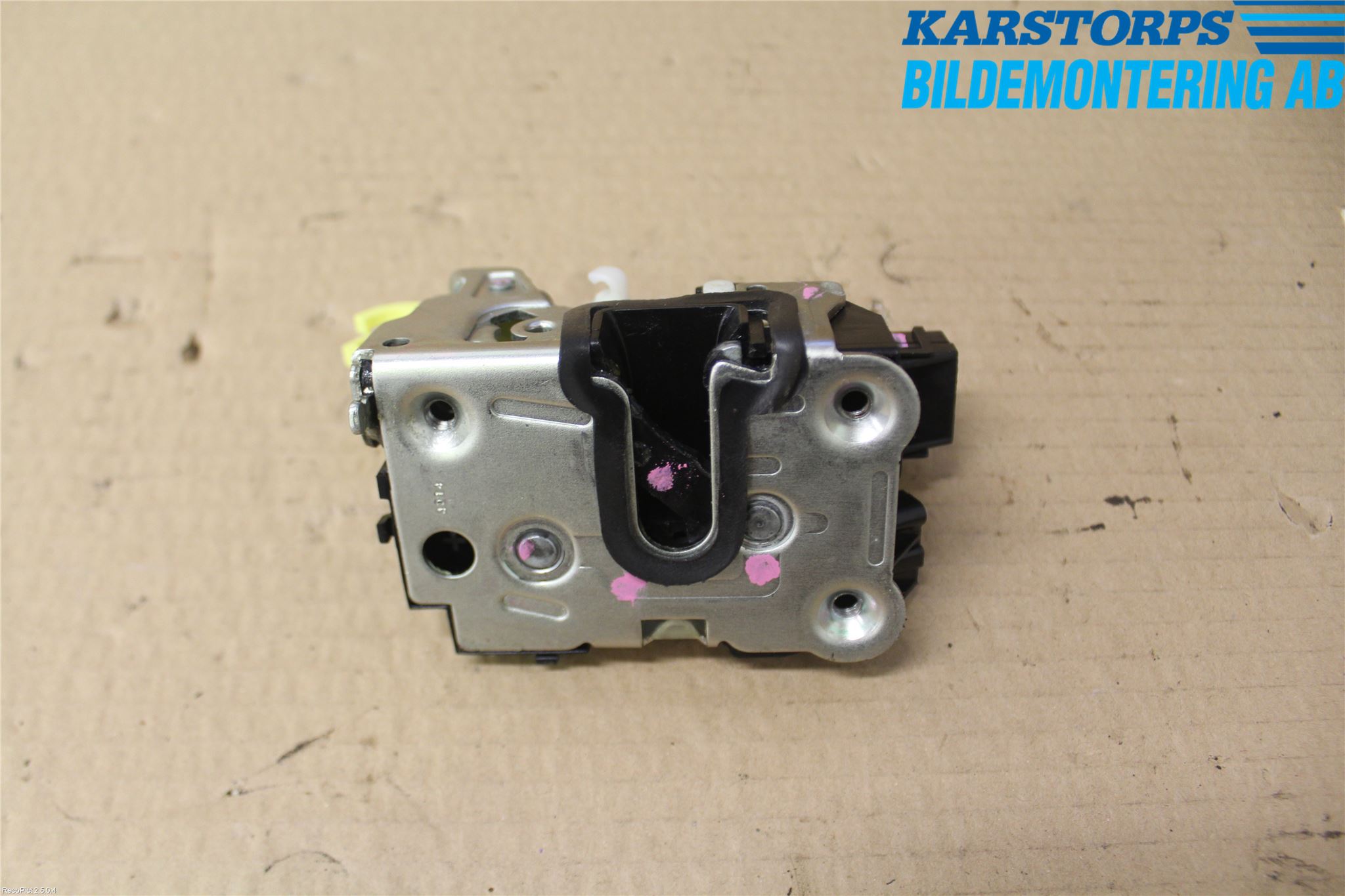 Dacia DUSTER 10-17 Låskista-Dörrlås