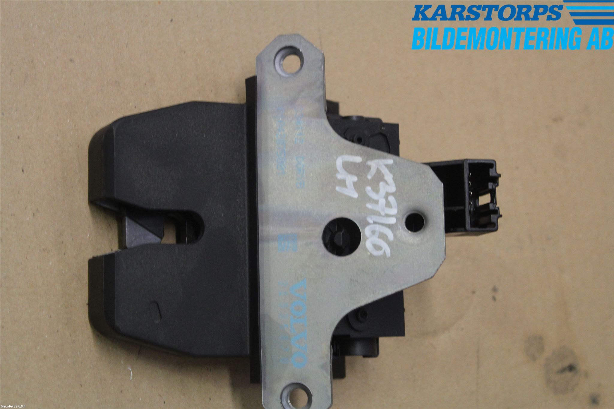 Volvo V40 12-19 Låskista Baklucka