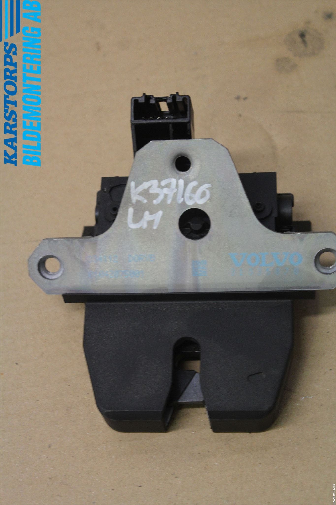 Volvo V40 12-19 Låskista Baklucka