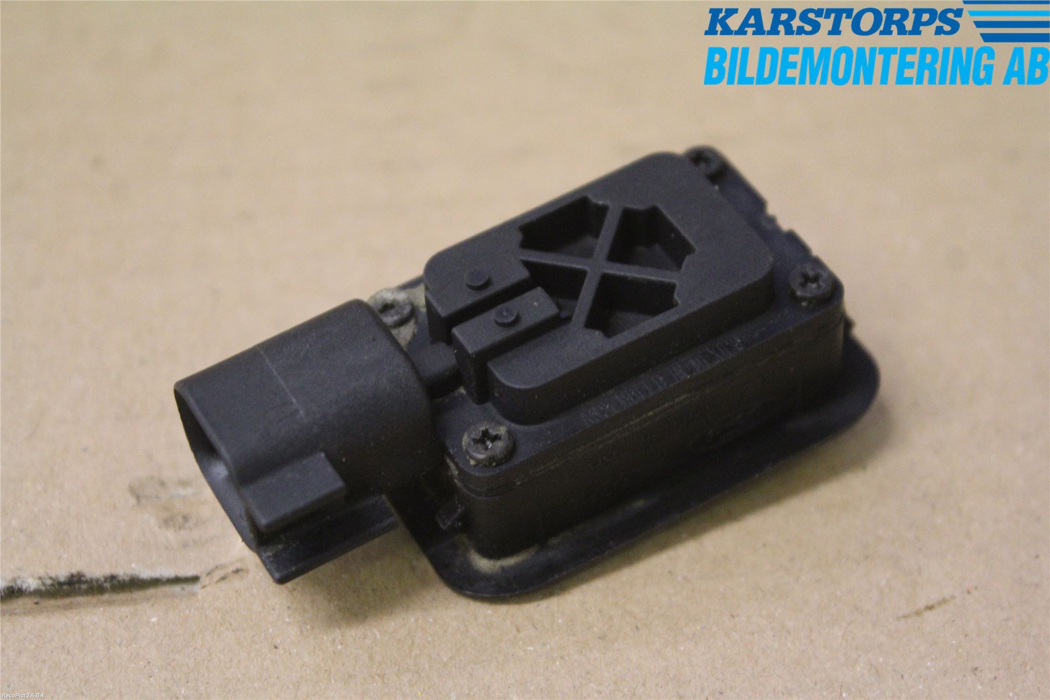 Jaguar XK/XKR 06-14 Strömställare Baklucka