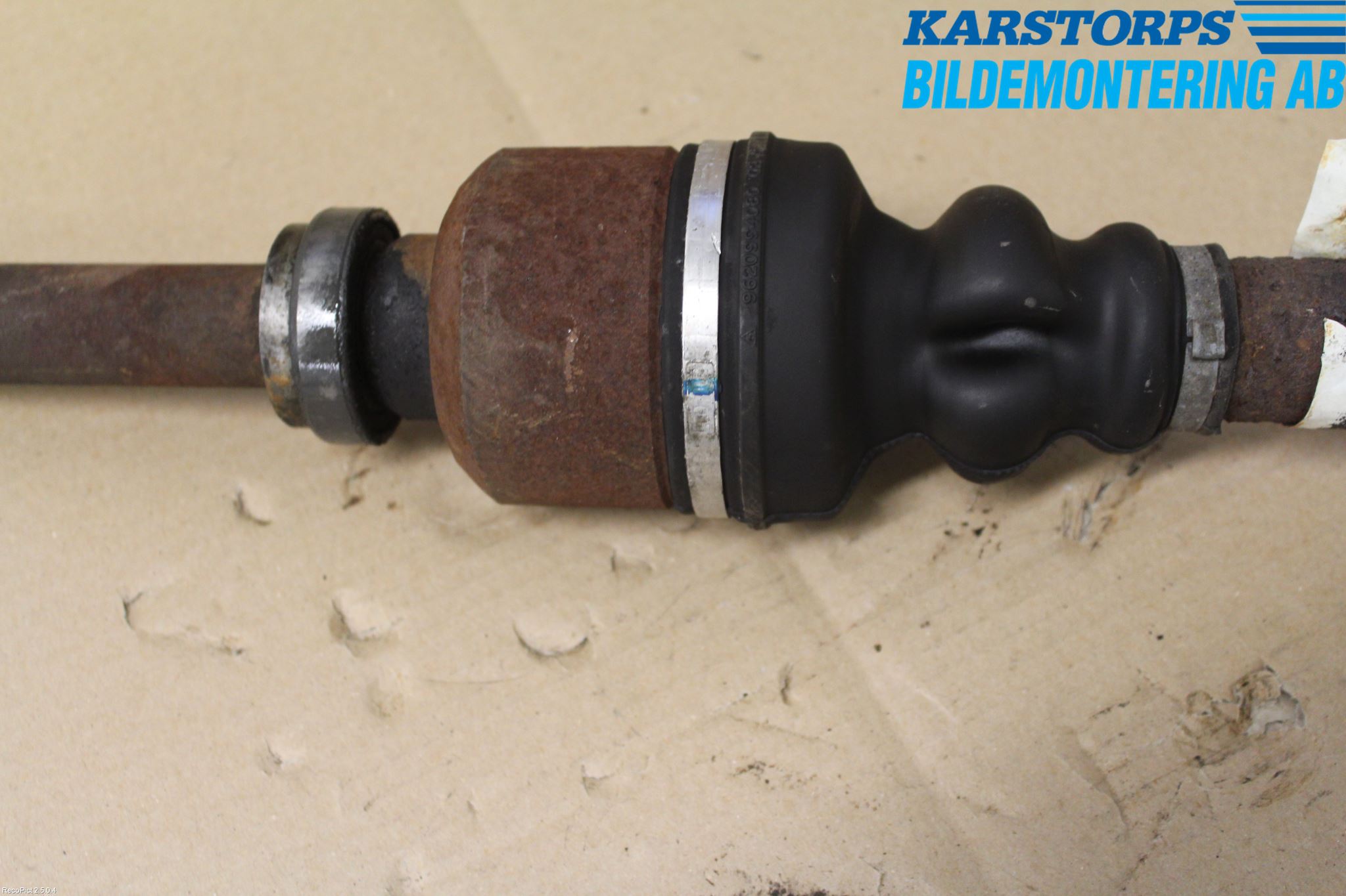 Citroen C5     05-08 Drivaxel Fram Höger