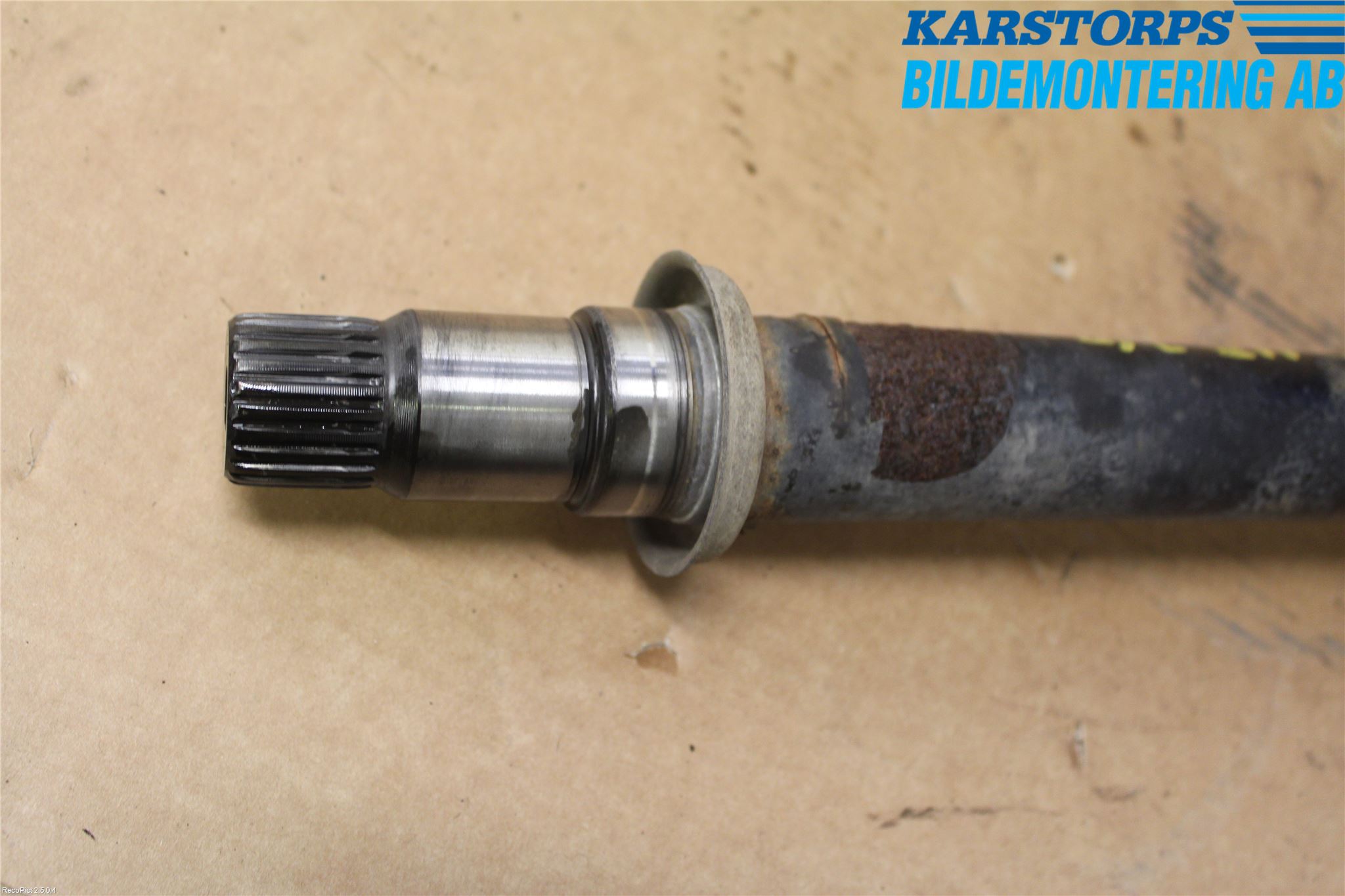 Toyota AVENSIS 03-06 Drivaxel Fram Höger