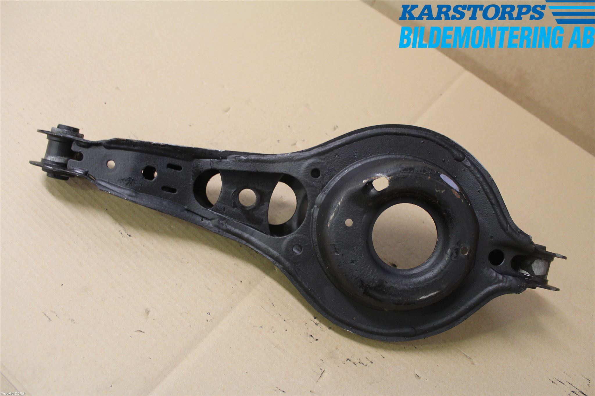 Volvo V40 12-19 Bärarm Bak Höger