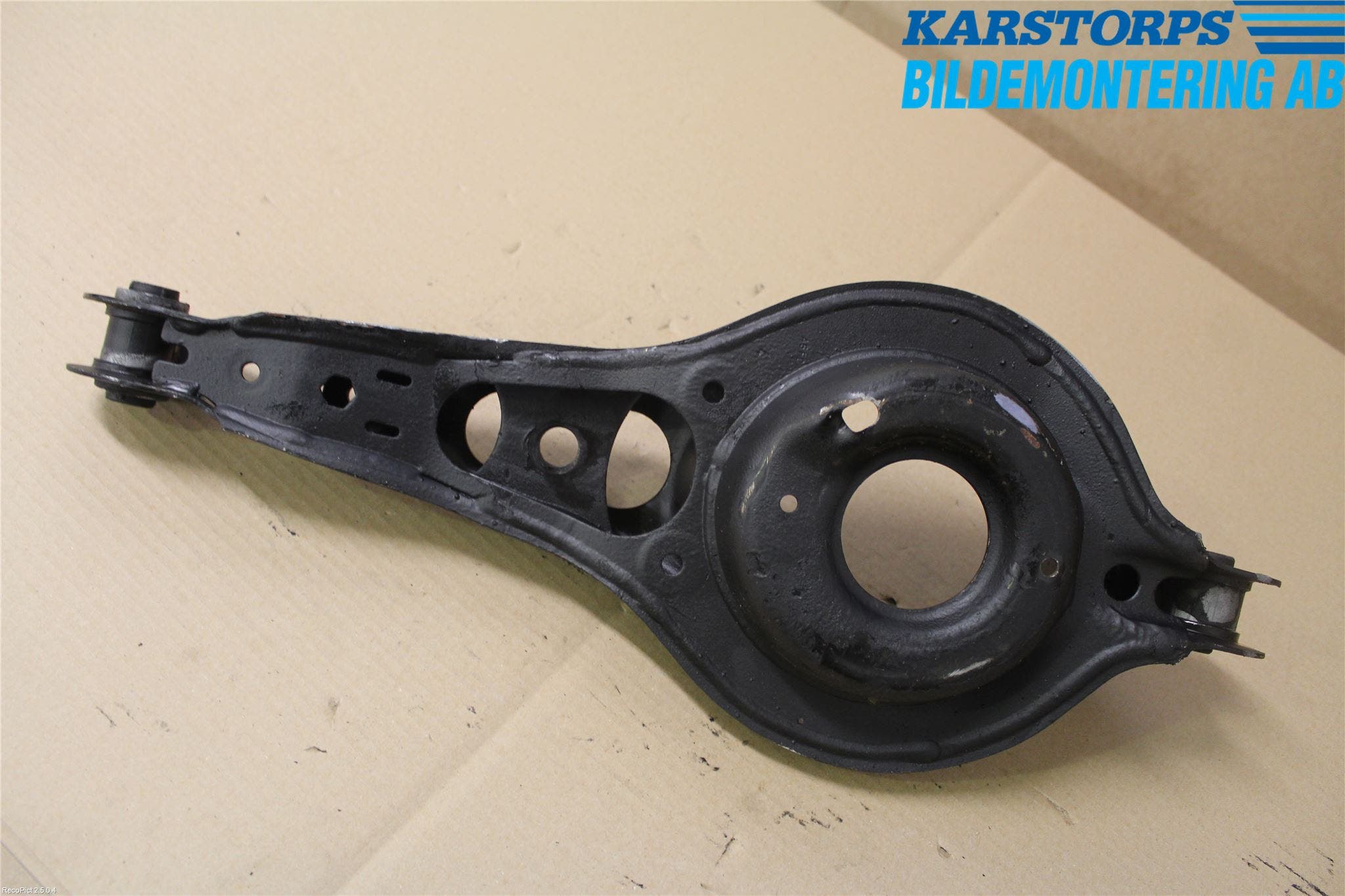 Volvo V40 12-19 Bärarm Bak Höger