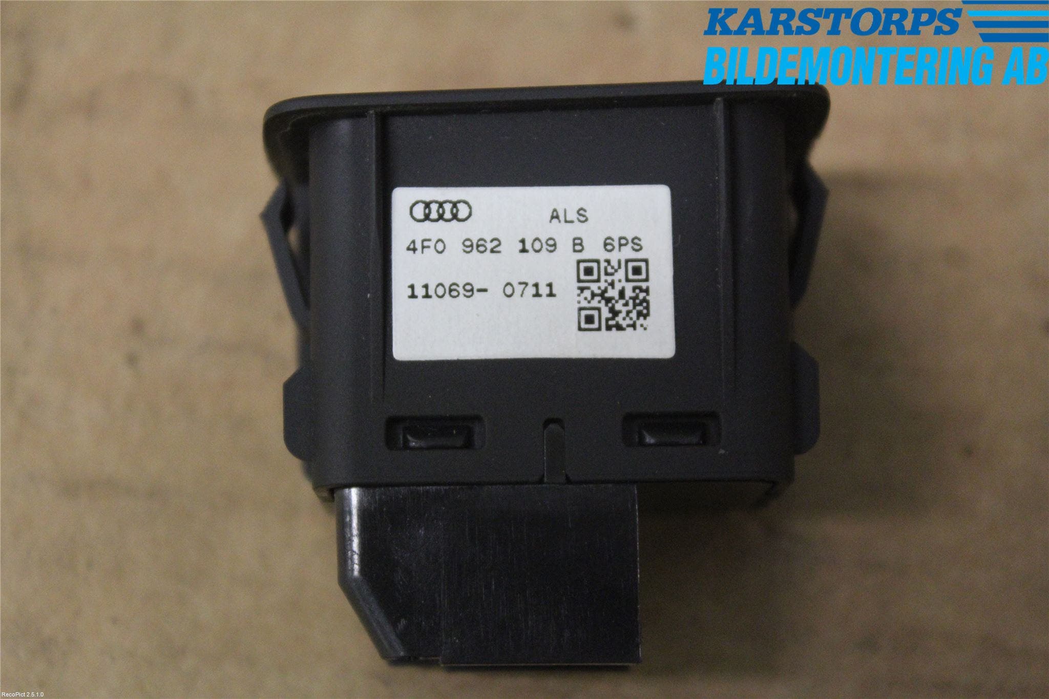 Audi A3/S3 05-13 Strömställare Fram