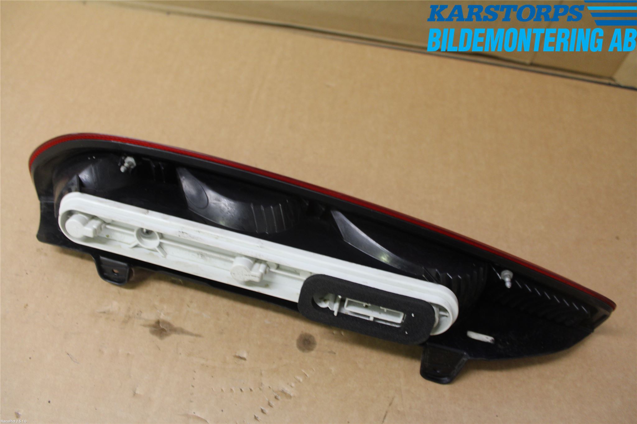 Ford FOCUS     04-07 Bakljus Höger