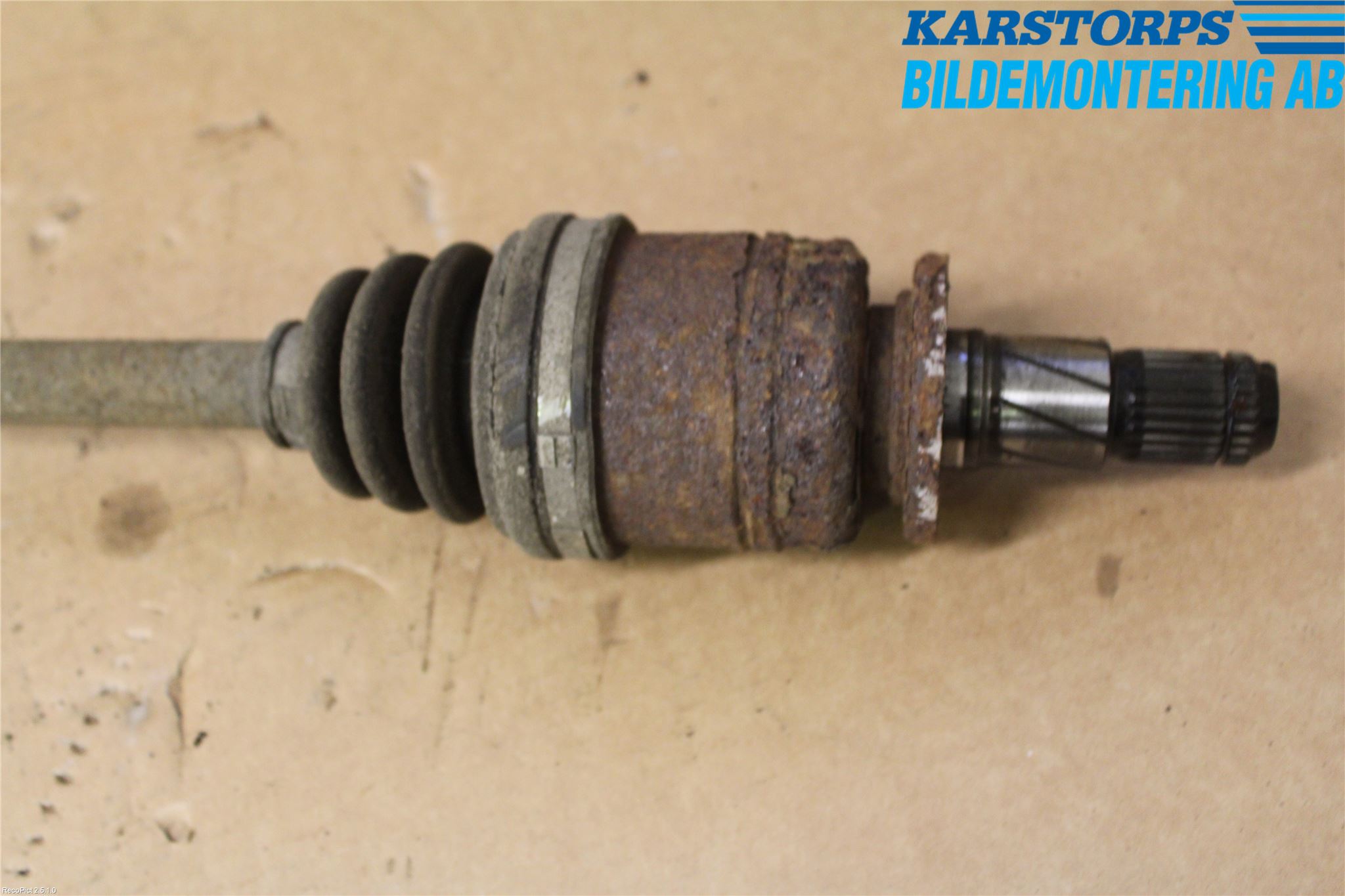Subaru LEGACY    04-06 Drivaxel Bak Höger