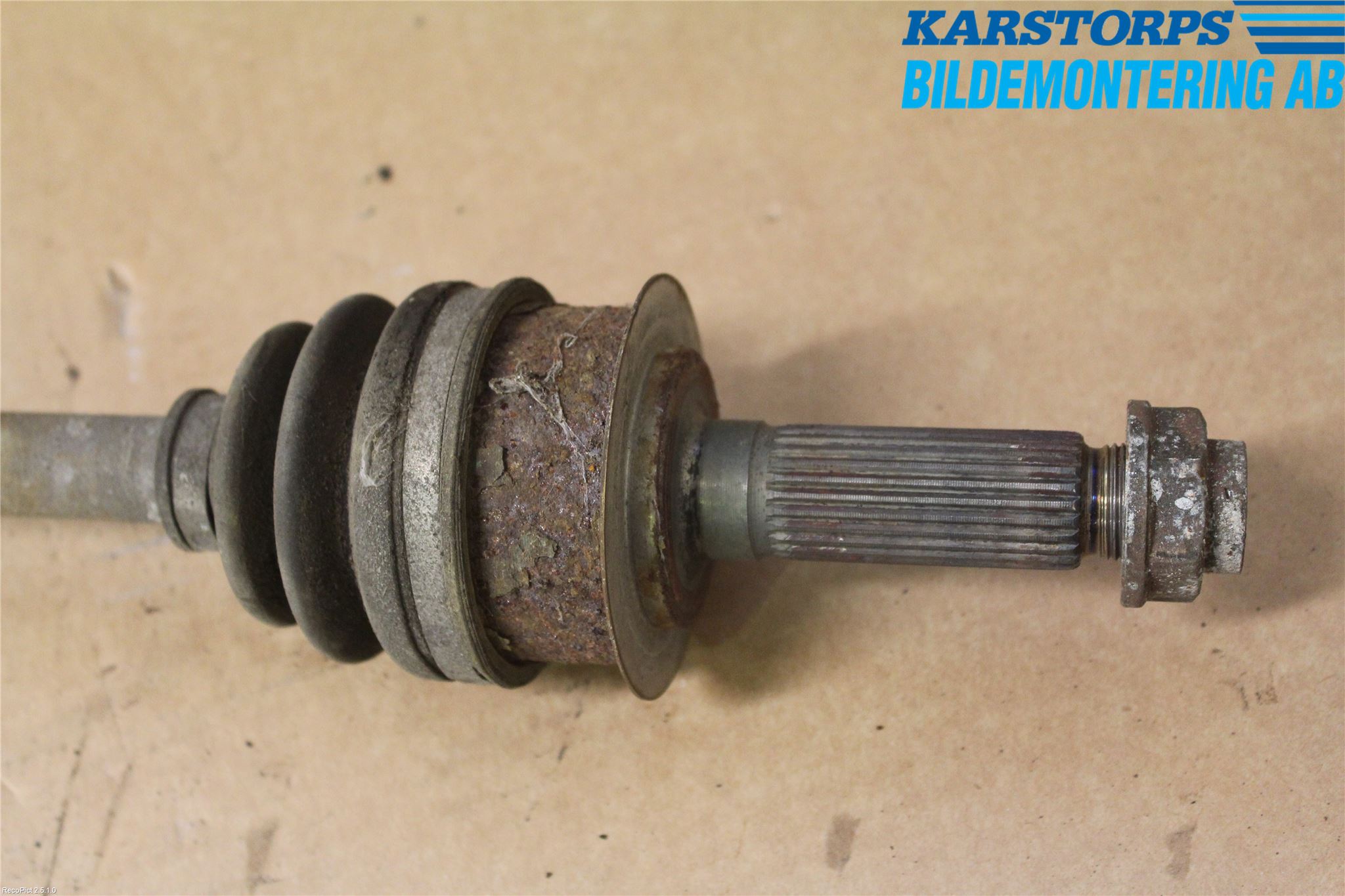 Subaru LEGACY    04-06 Drivaxel Bak Vänster