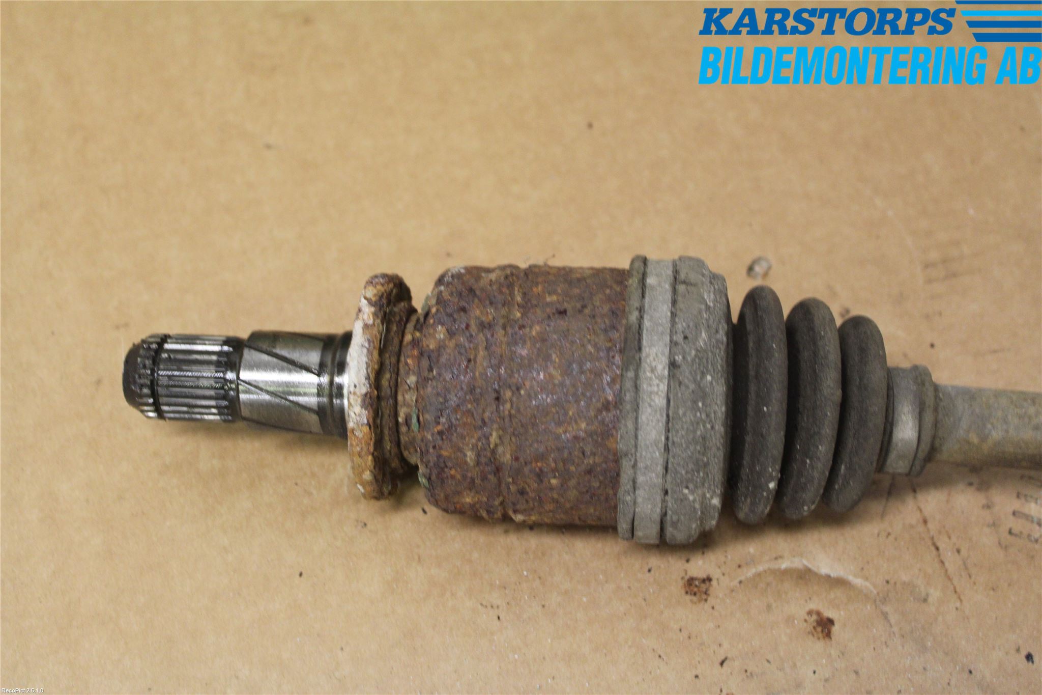 Subaru LEGACY    04-06 Drivaxel Bak Vänster