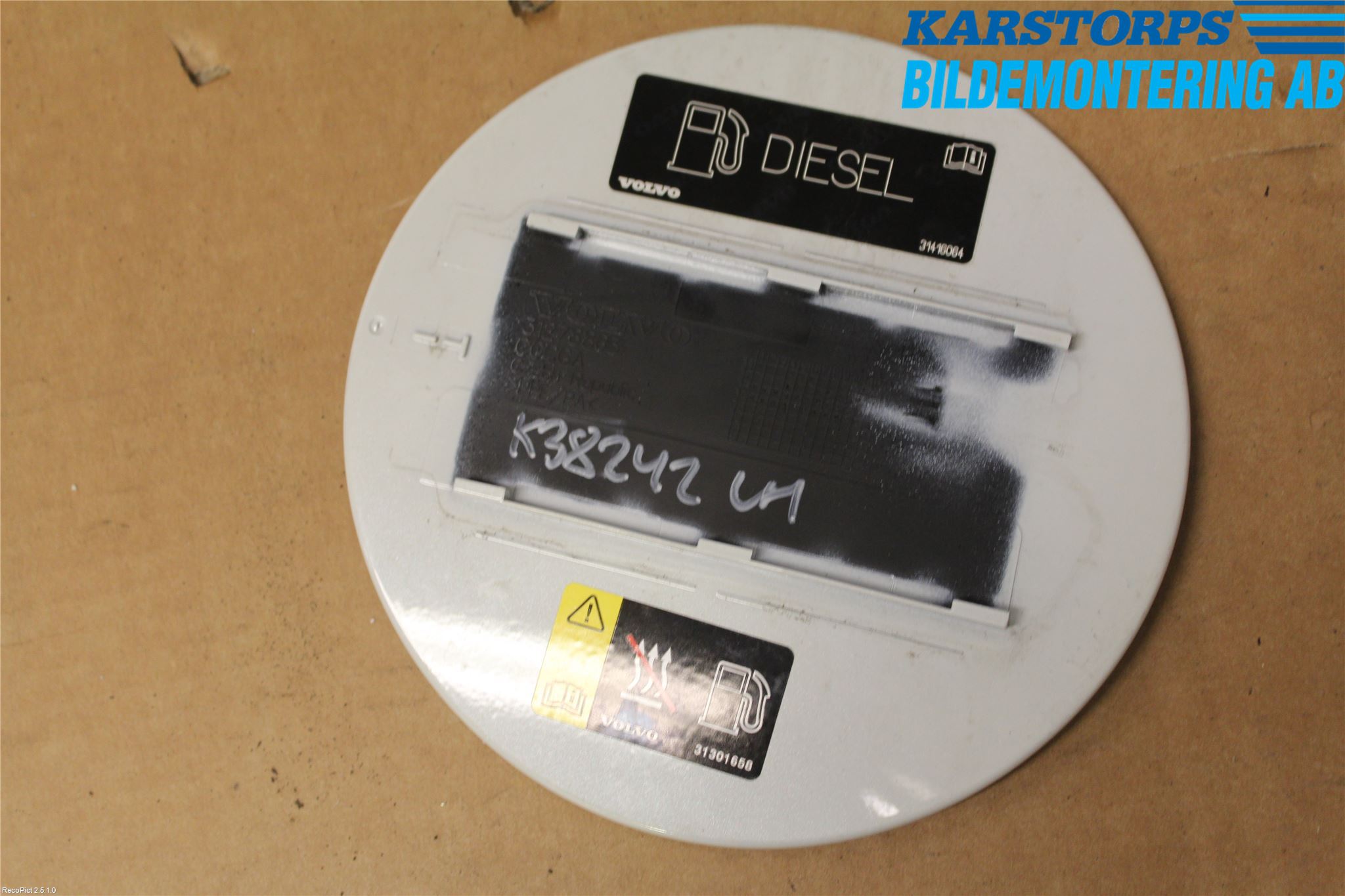 Volvo V40 12-19 Tanklucka