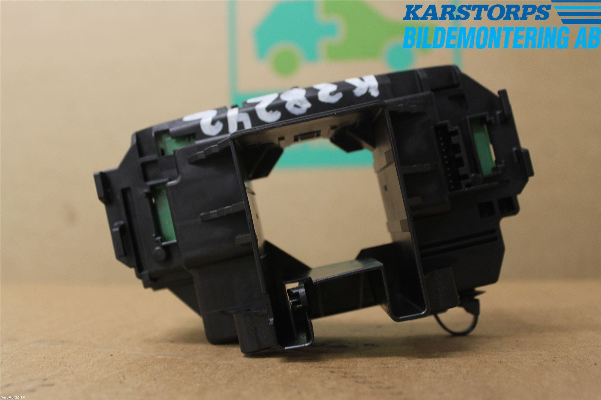 Volvo V40 12-19 Spak Konsoll-Fäste