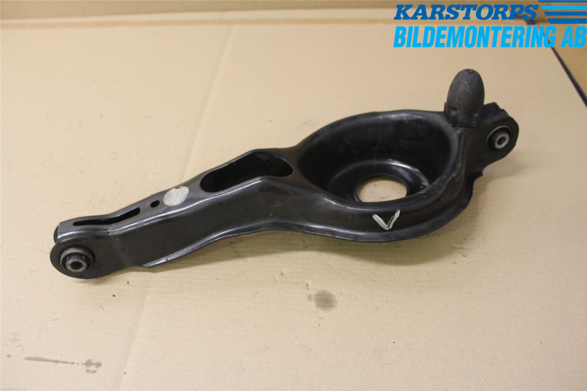 Volvo V40 12-19 Bärarm Bak Vänster