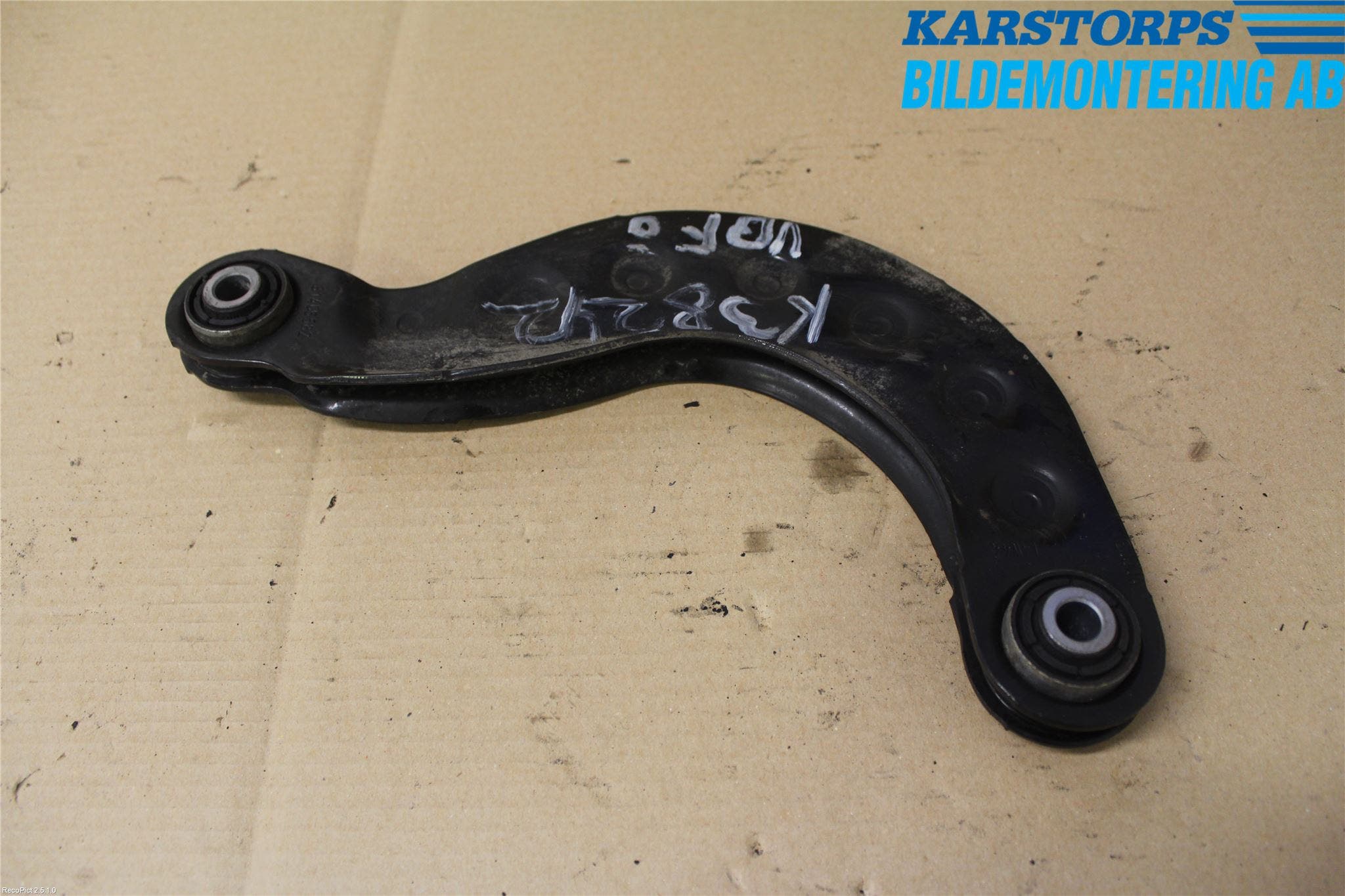 Volvo V40 12-19 Bärarm Bak Övre Höger