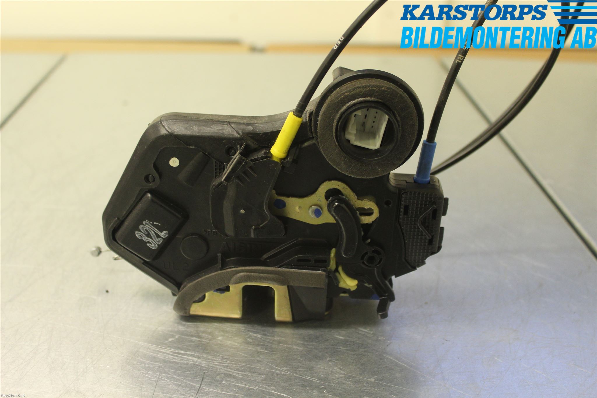 Toyota COROLLA 02-07 Låskista-Dörrlås