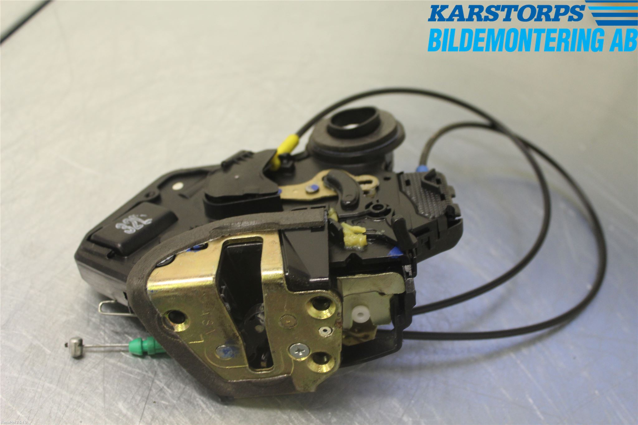 Toyota COROLLA 02-07 Låskista-Dörrlås