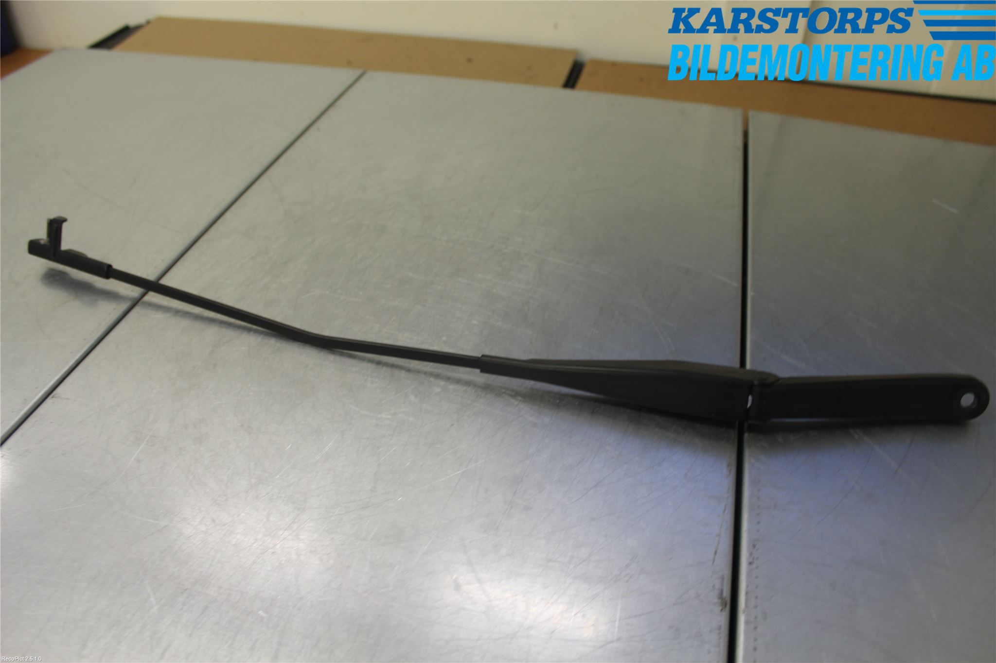 Ford FOCUS     04-07 Torkararm Armar Vindruta