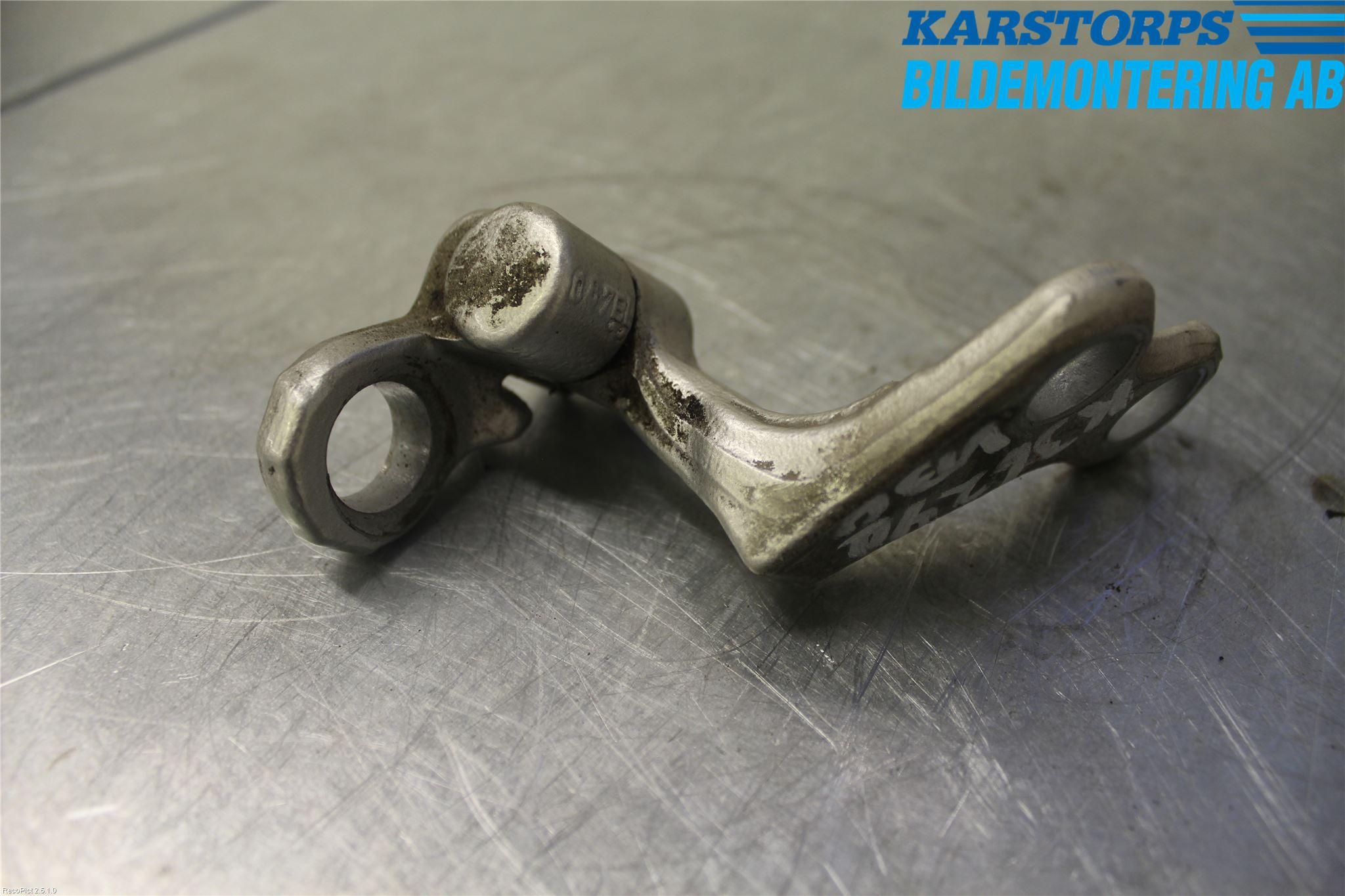 Ford FOCUS     04-07 Dörrgångjärn