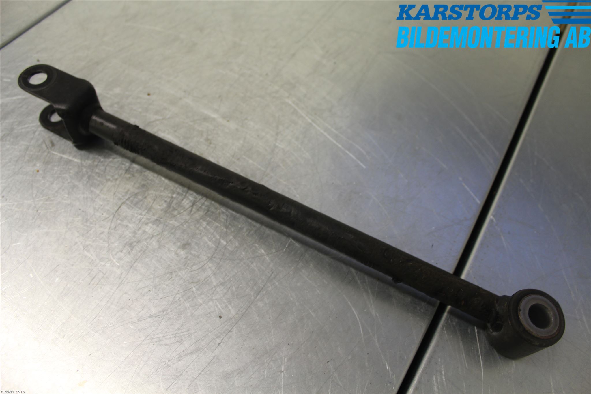 Dacia DUSTER 10-17 Bärarm Bak Vänster