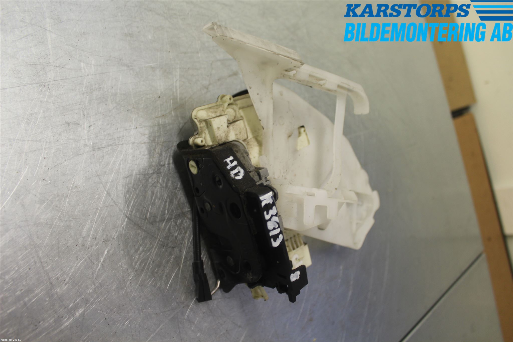 Volkswagen VW PASSAT 11-14 Låskista-Dörrlås