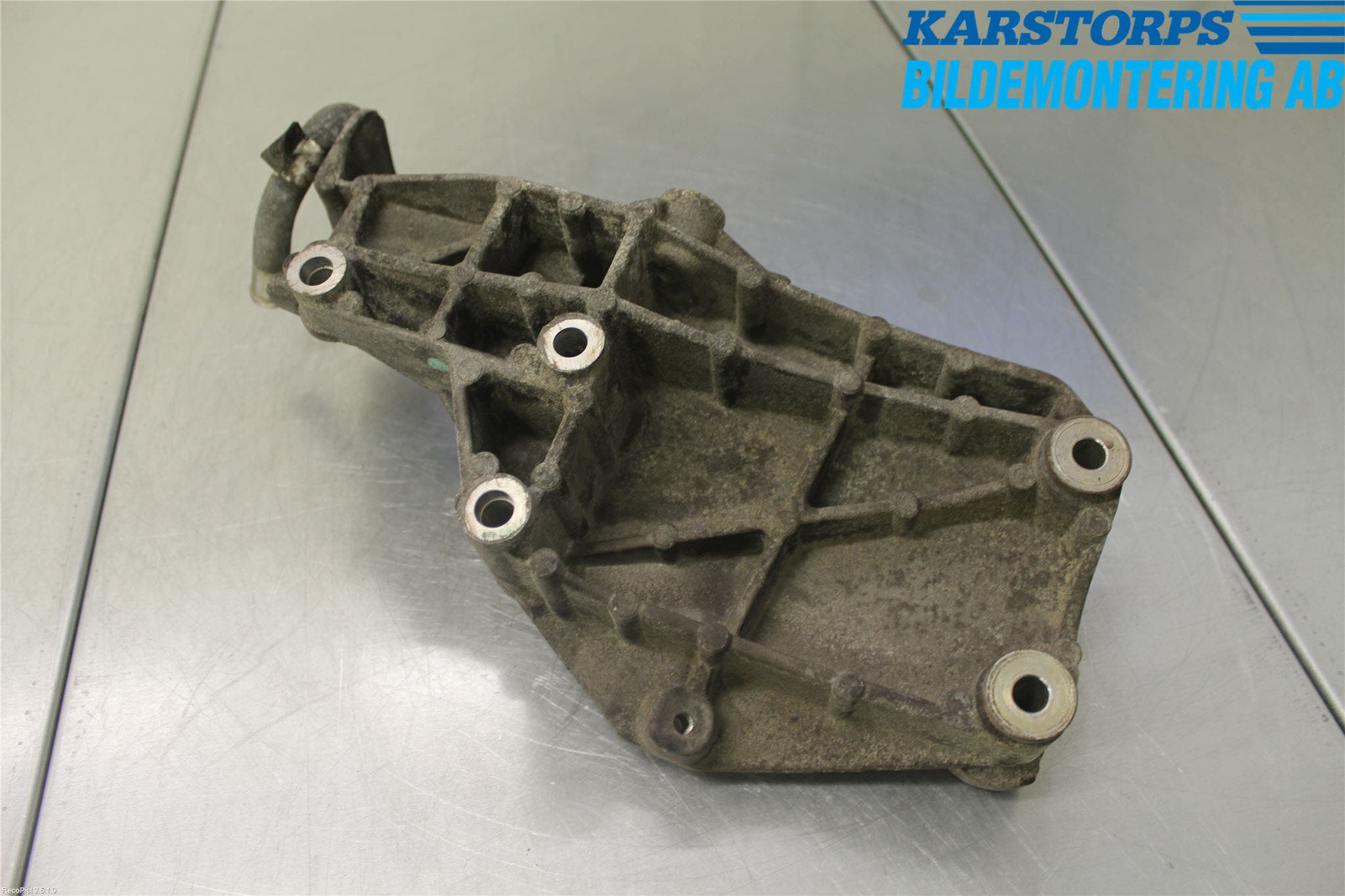 Alfa 159 Styrservopumpsfäste