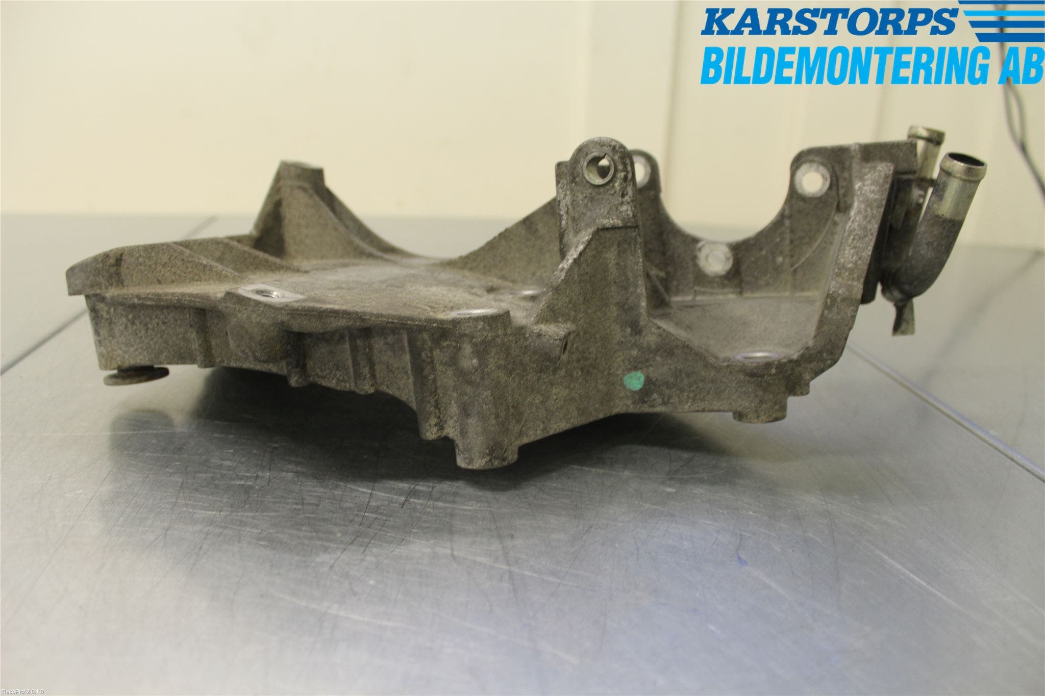 Alfa 159 Styrservopumpsfäste