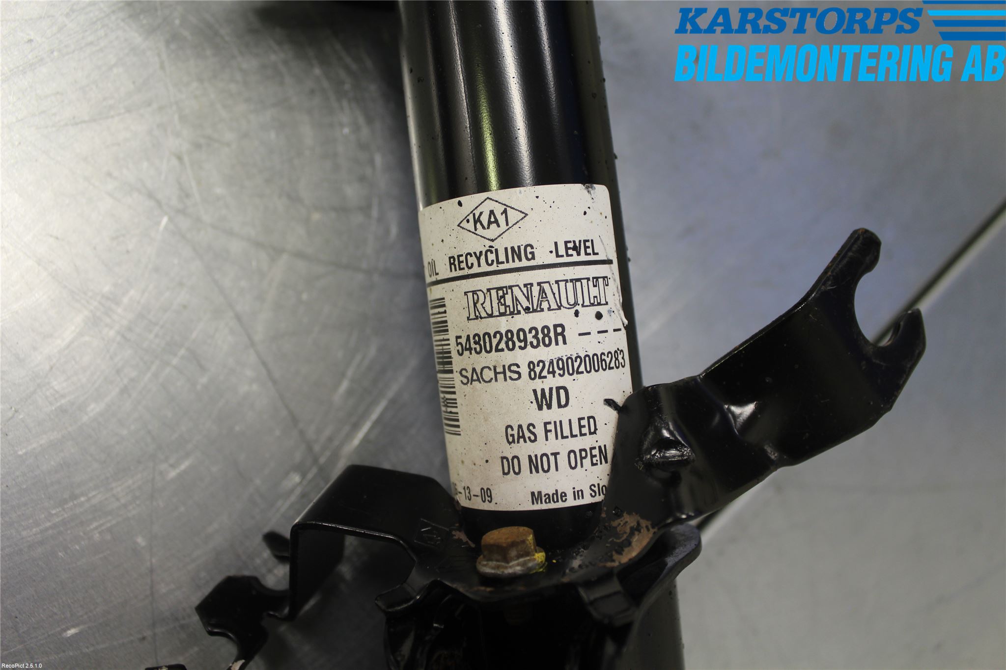 Dacia DOKKER 13- Fjäderben Fram Höger