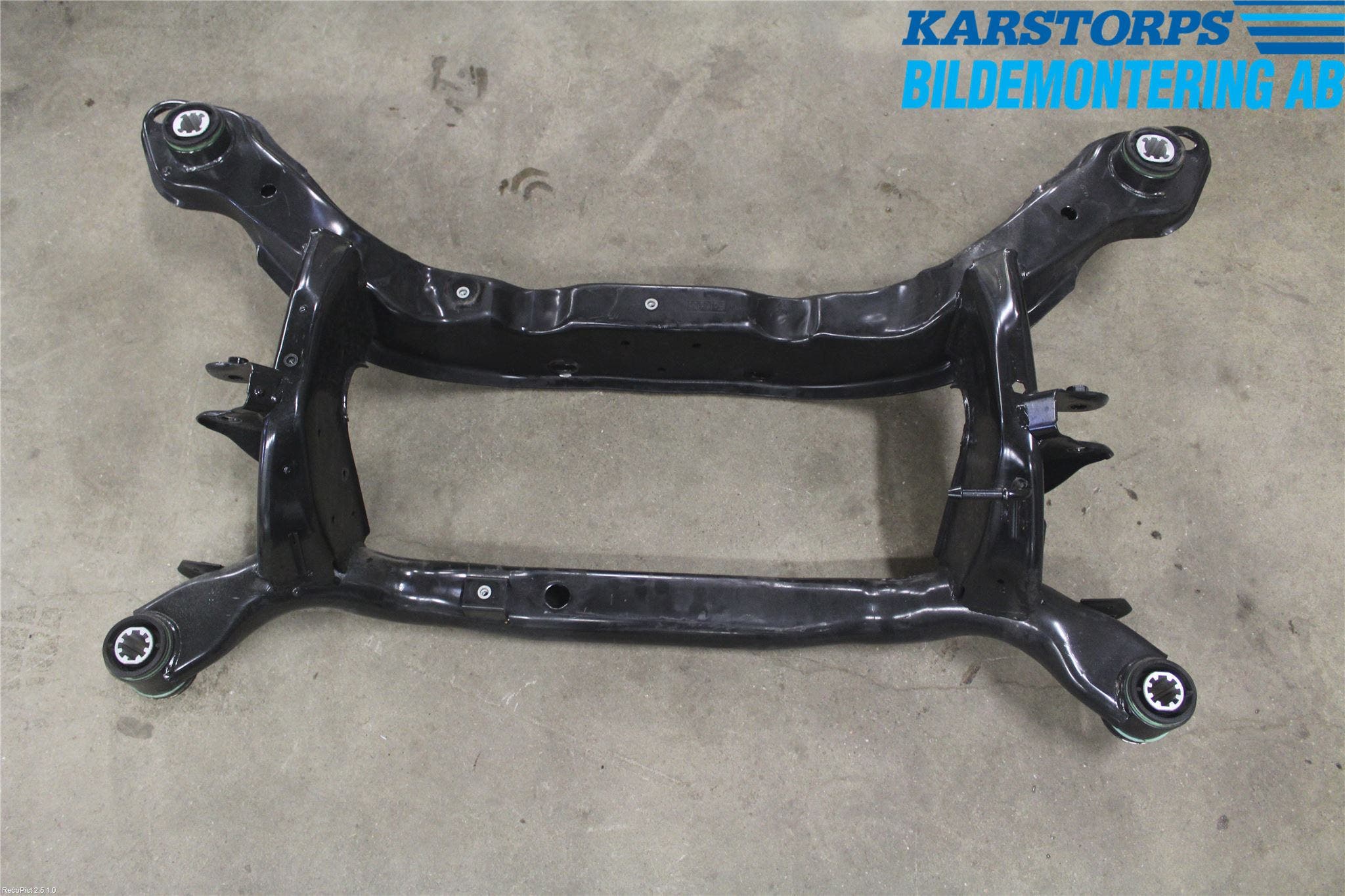 Volvo V60 14-18 Bakaxelbalk