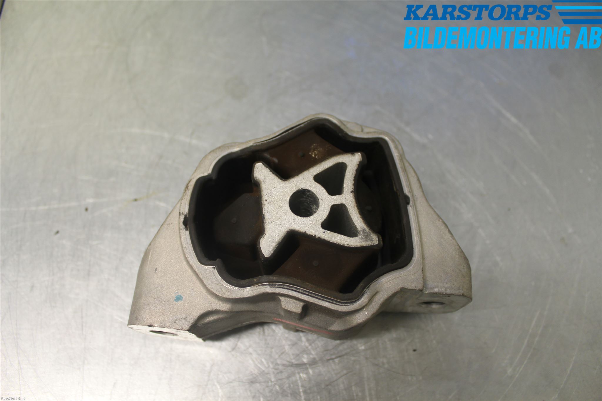 Volvo V60 14-18 Motorfäste