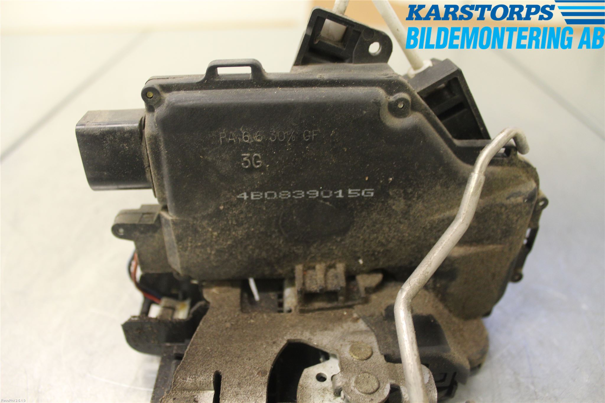 Audi A6/S6     97-05 Låskista-Dörrlås