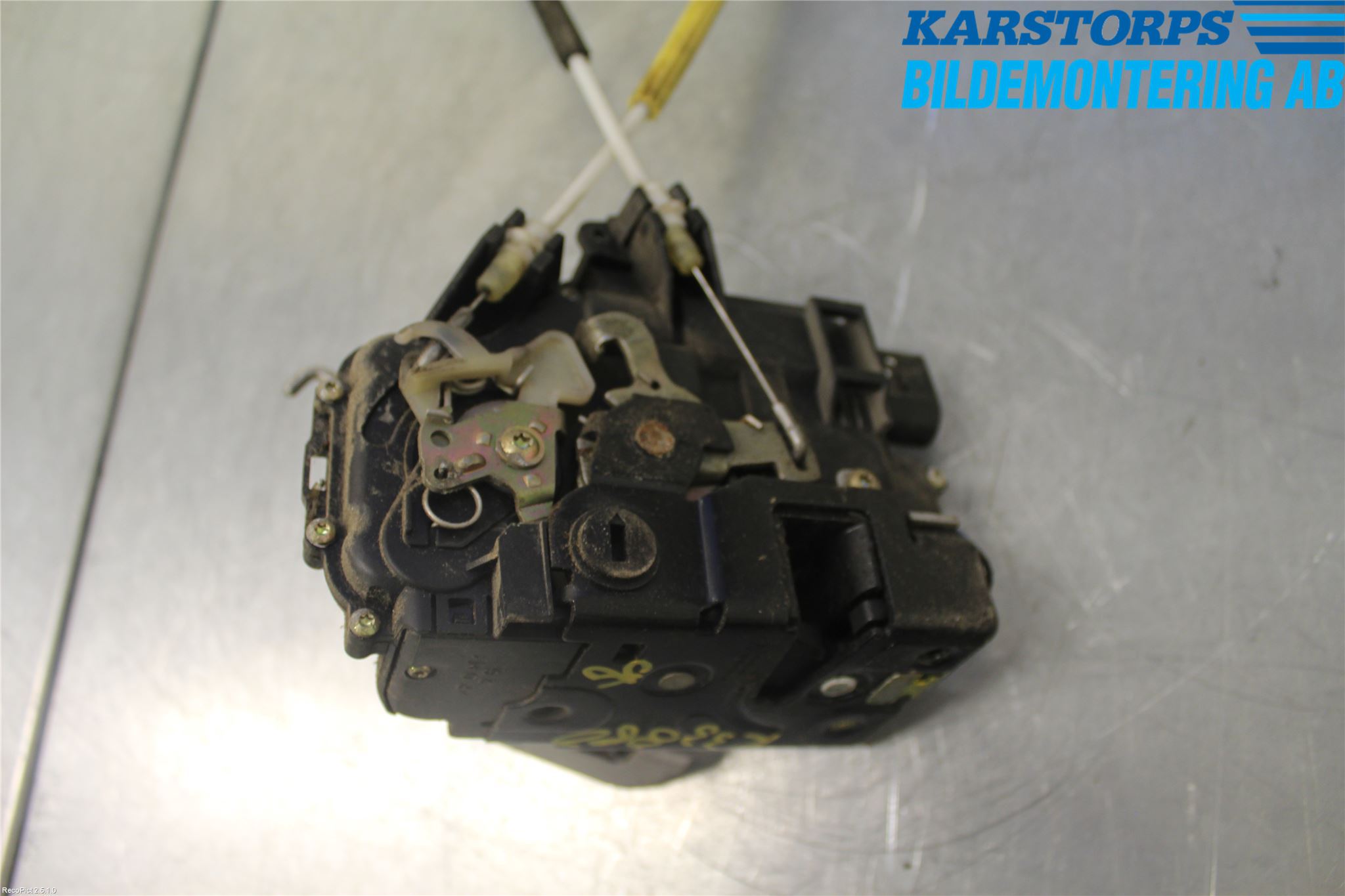 Audi A6/S6     97-05 Låskista-Dörrlås