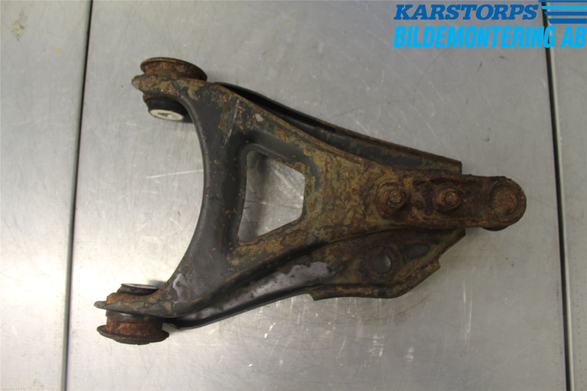 Renault CLIO II 99-01 Bärarm Fram Undre Vä