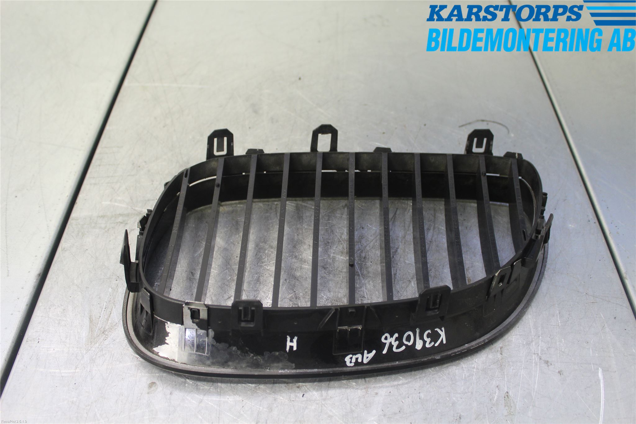 BMW 5 E60/61 Sed/Tou 02-10 Grilldel Höger