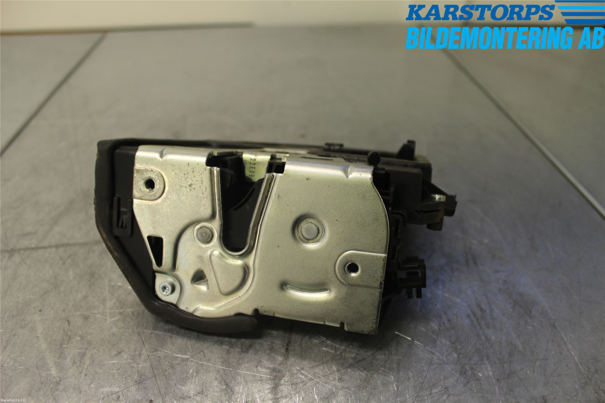 BMW 3 E90/91 SED/TOU 05-12 Låskista-Dörrlås