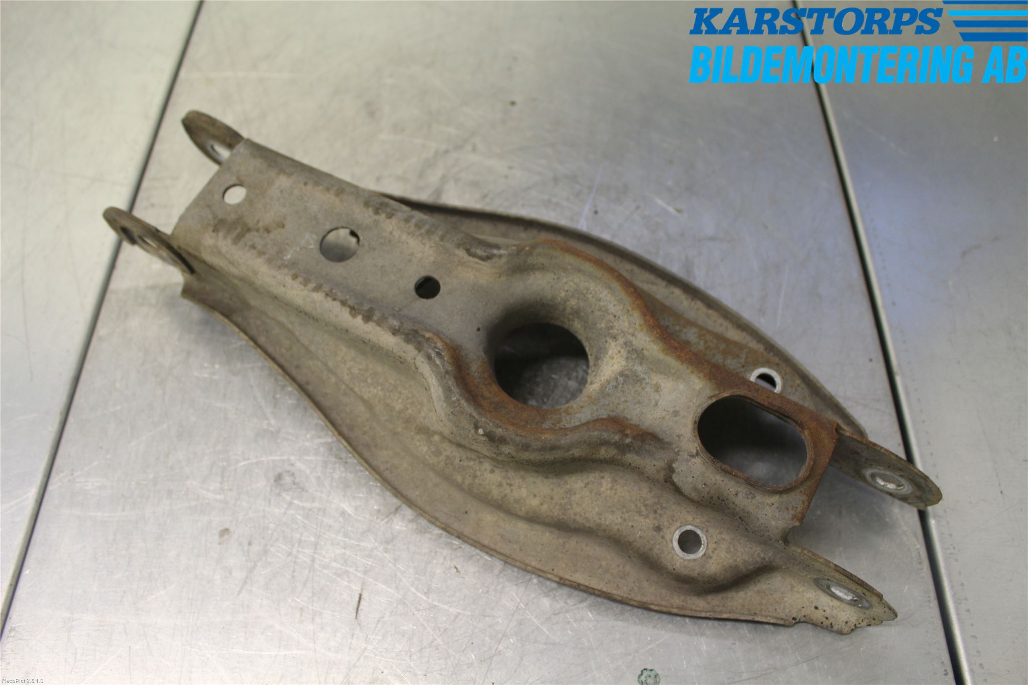 BMW 3 E90/91 SED/TOU 05-12 Bärarm Bak Vänster