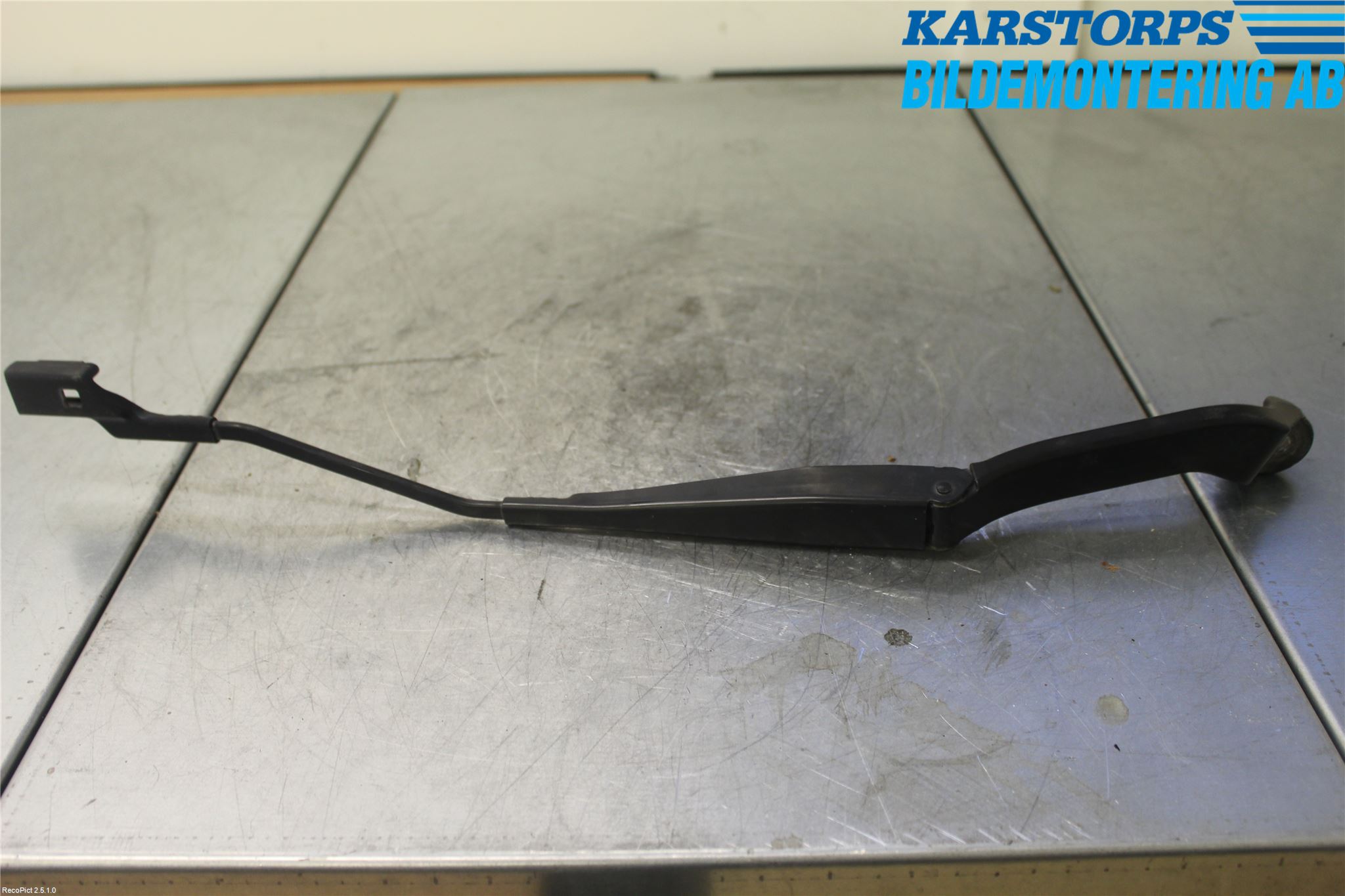 Ford KUGA 08-12 Torkararm Armar Vindruta