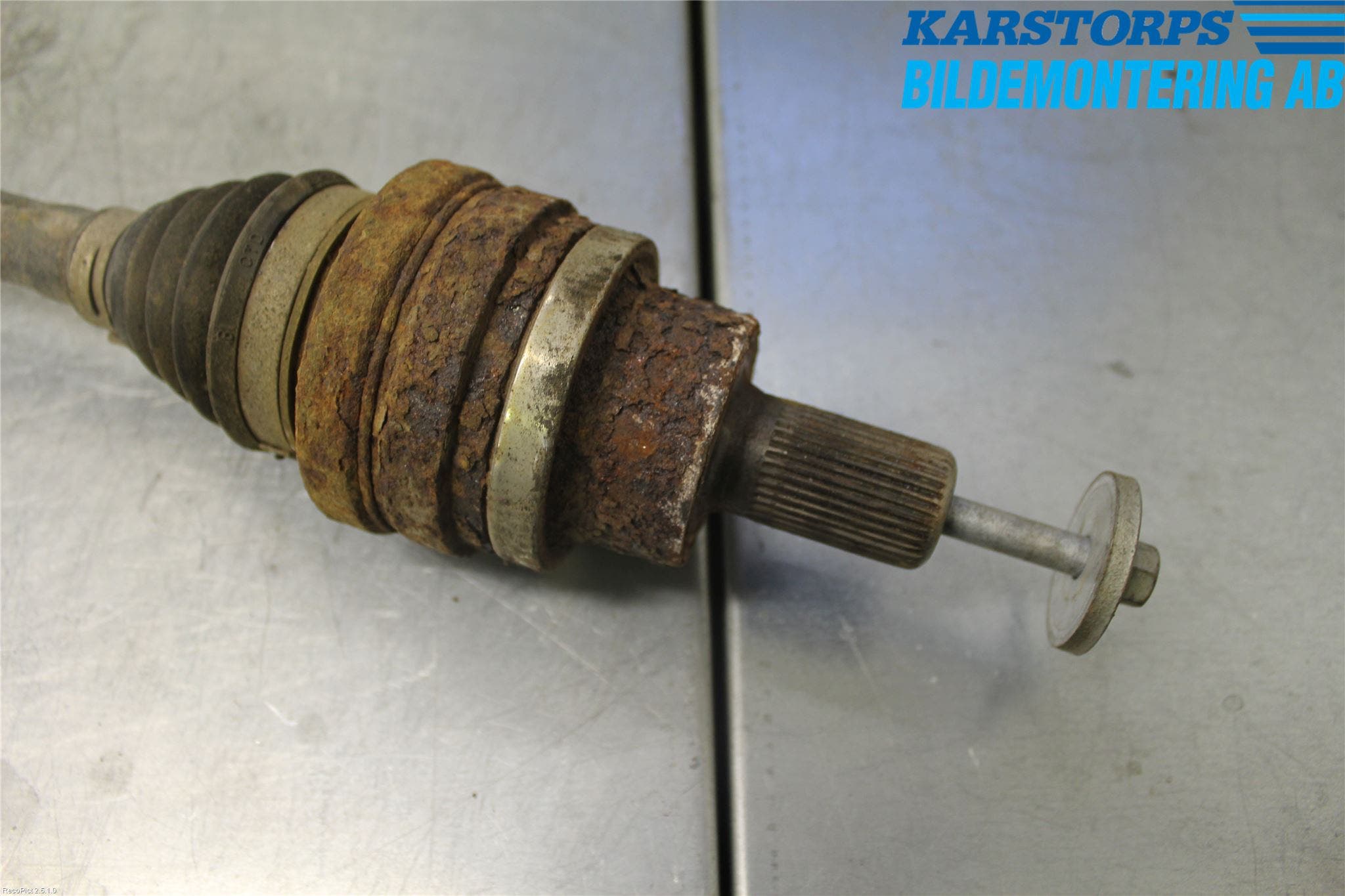 Ford KUGA 08-12 Drivaxel Bak Höger