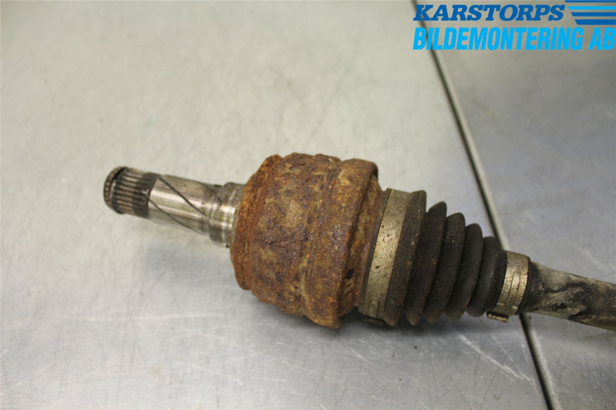 Ford KUGA 08-12 Drivaxel Bak Höger