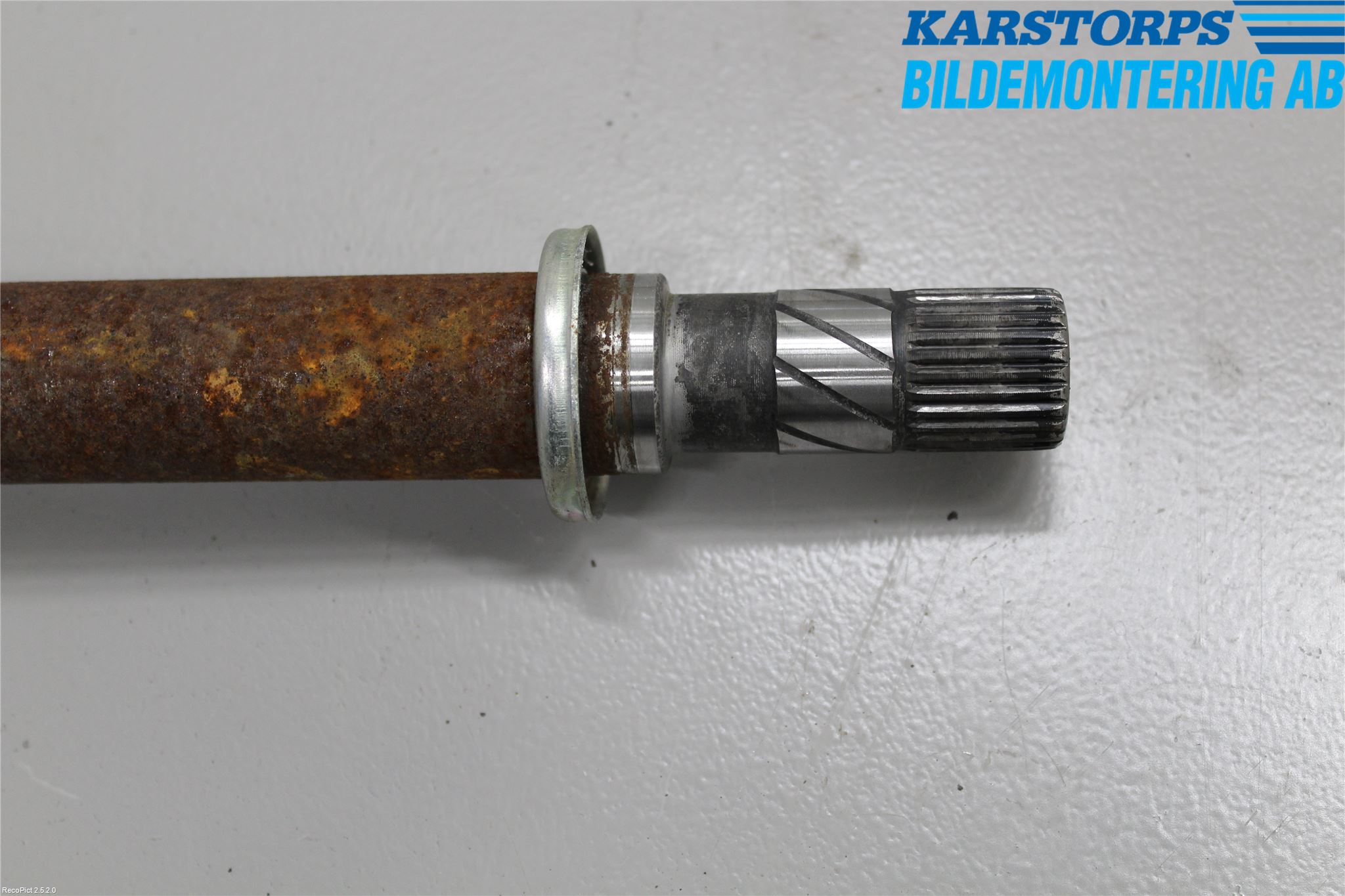 Renault CLIO III  09-12 Drivaxel Fram Höger
