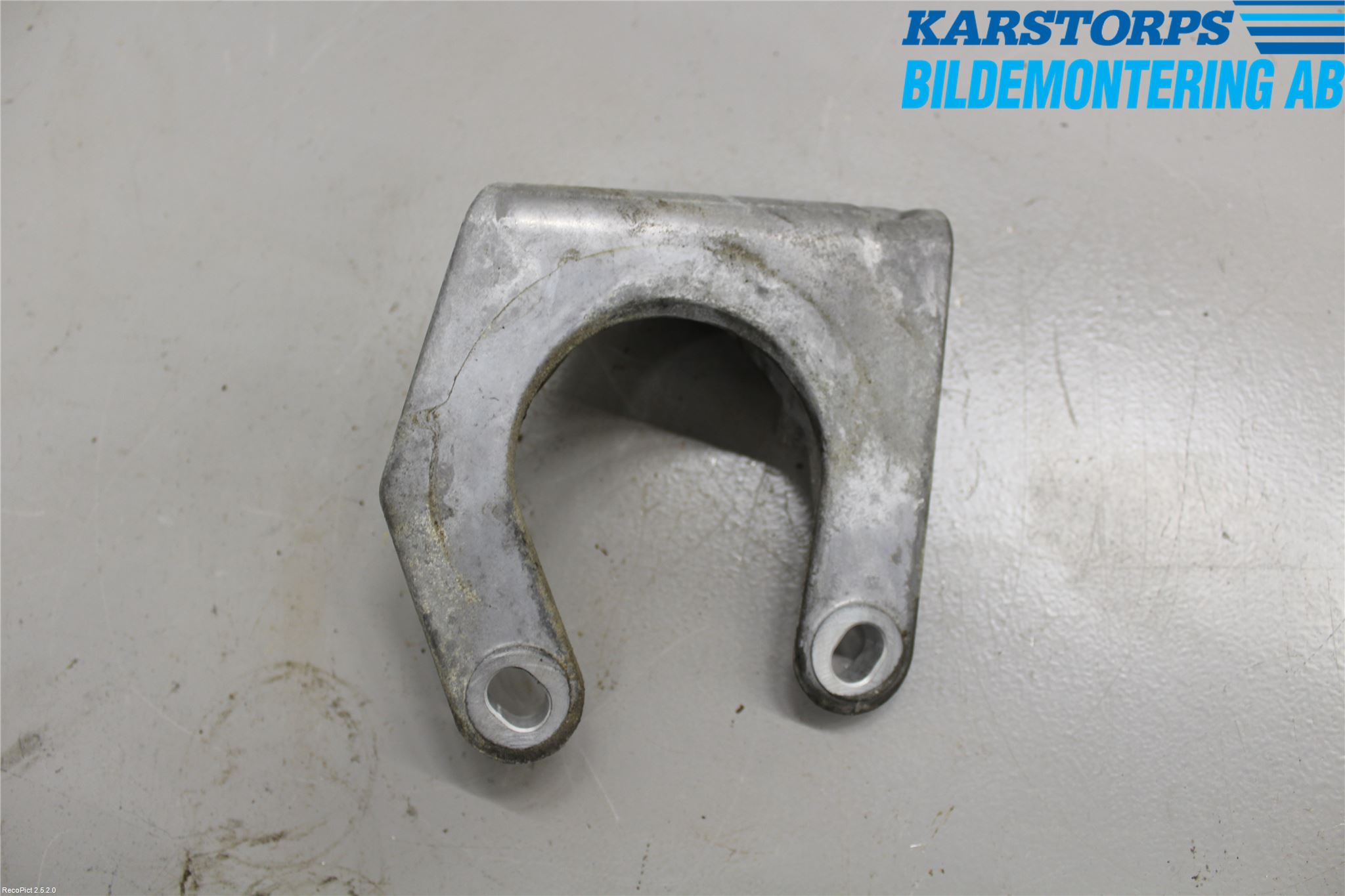 Volvo XC70 08-13 Växellådsfäste