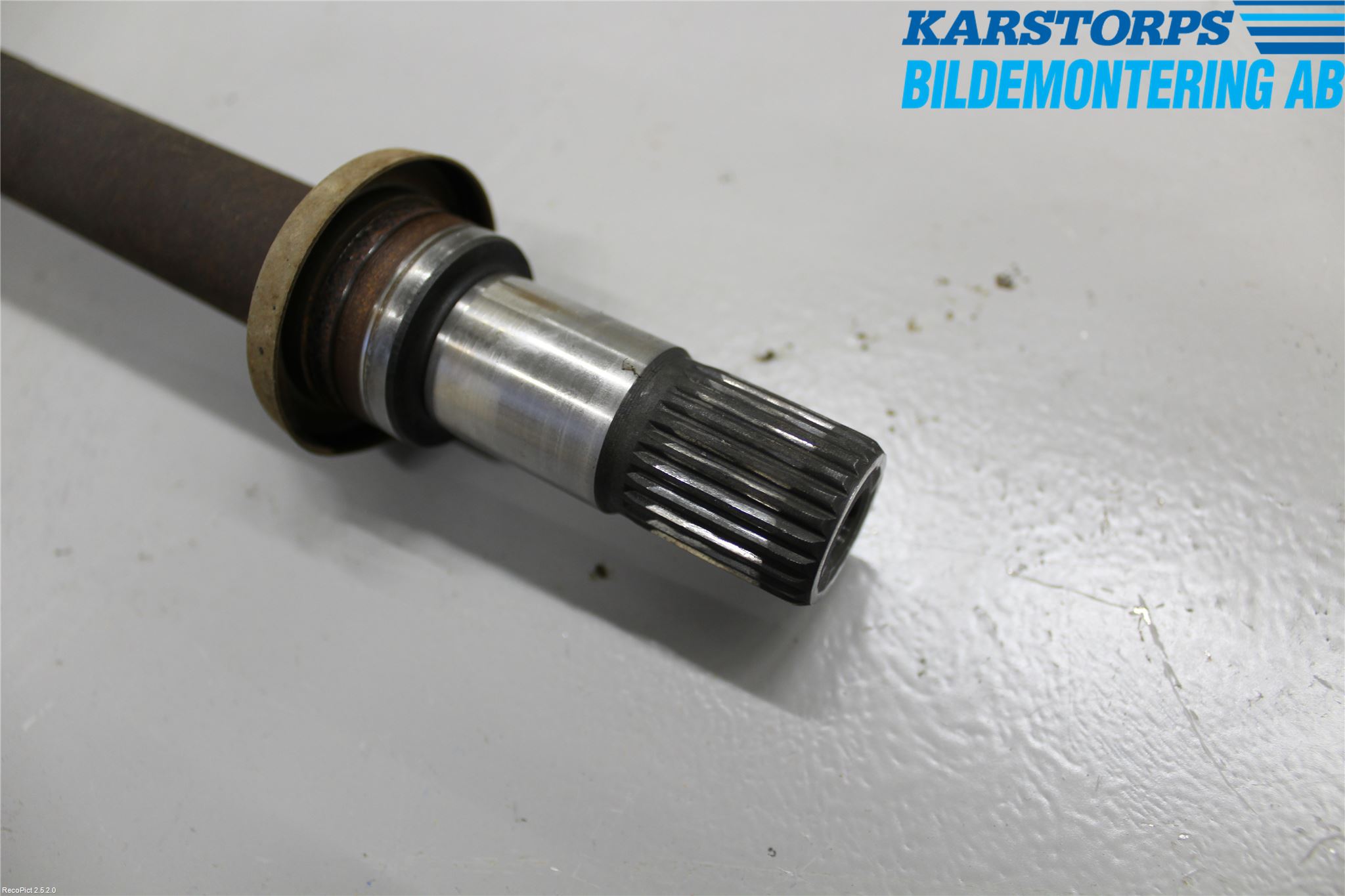 Mazda 323 F 99-03 Drivaxel Fram Höger