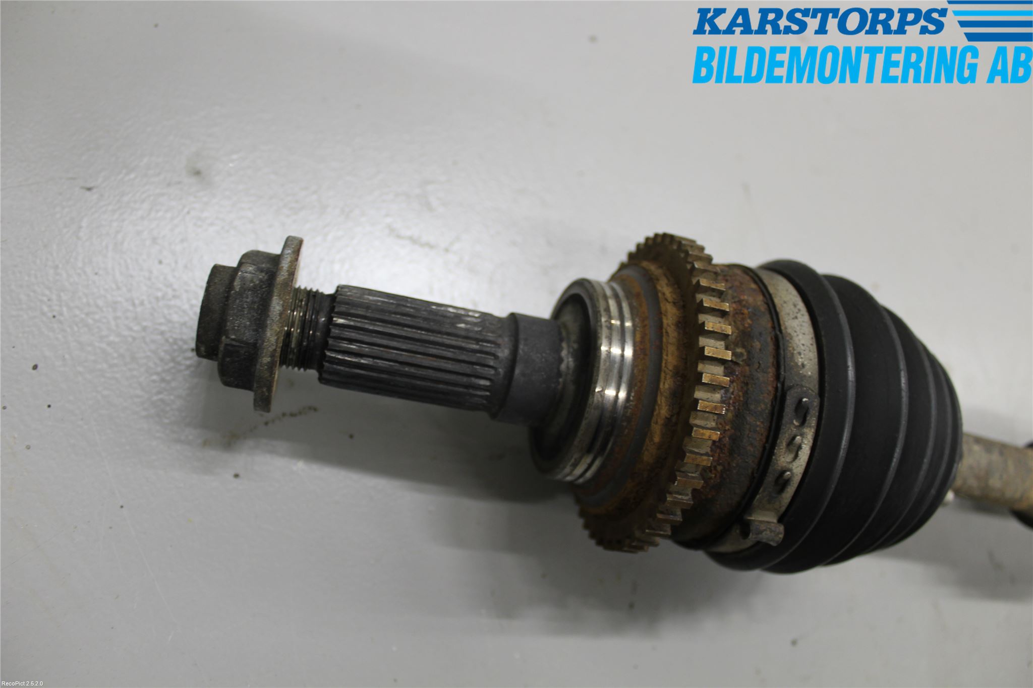 Mazda 323 F 99-03 Drivaxel Fram Höger